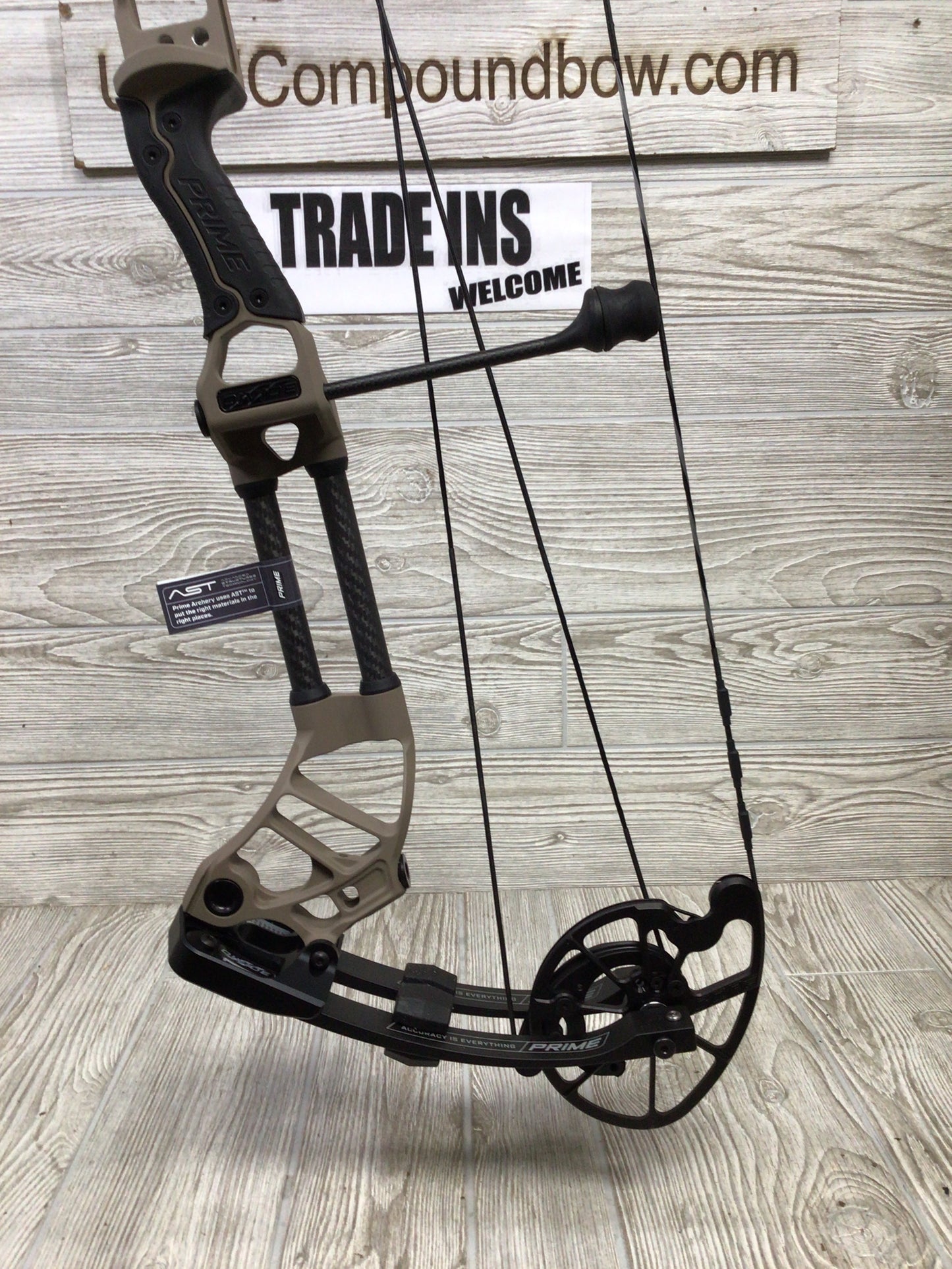 Prime Divide 35/7 Right Handed Terra 70/29" Bow