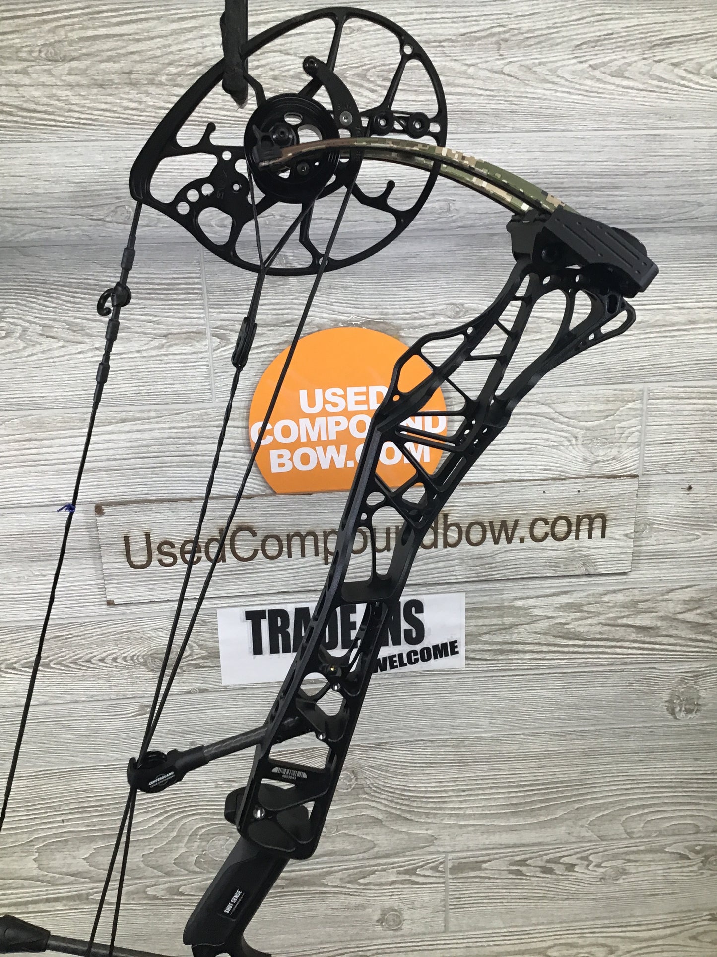 Used Mathews Lift X 29.5 Right Hand 28/70# Black Riser/Subalpine