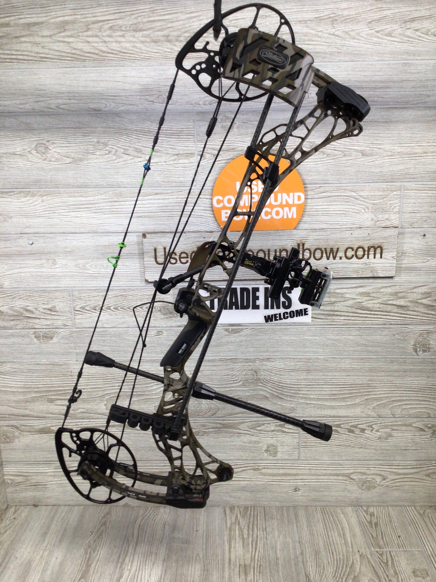 Used Mathews Lift RS Right Handed Bottomlands PACKAGE 28/75#