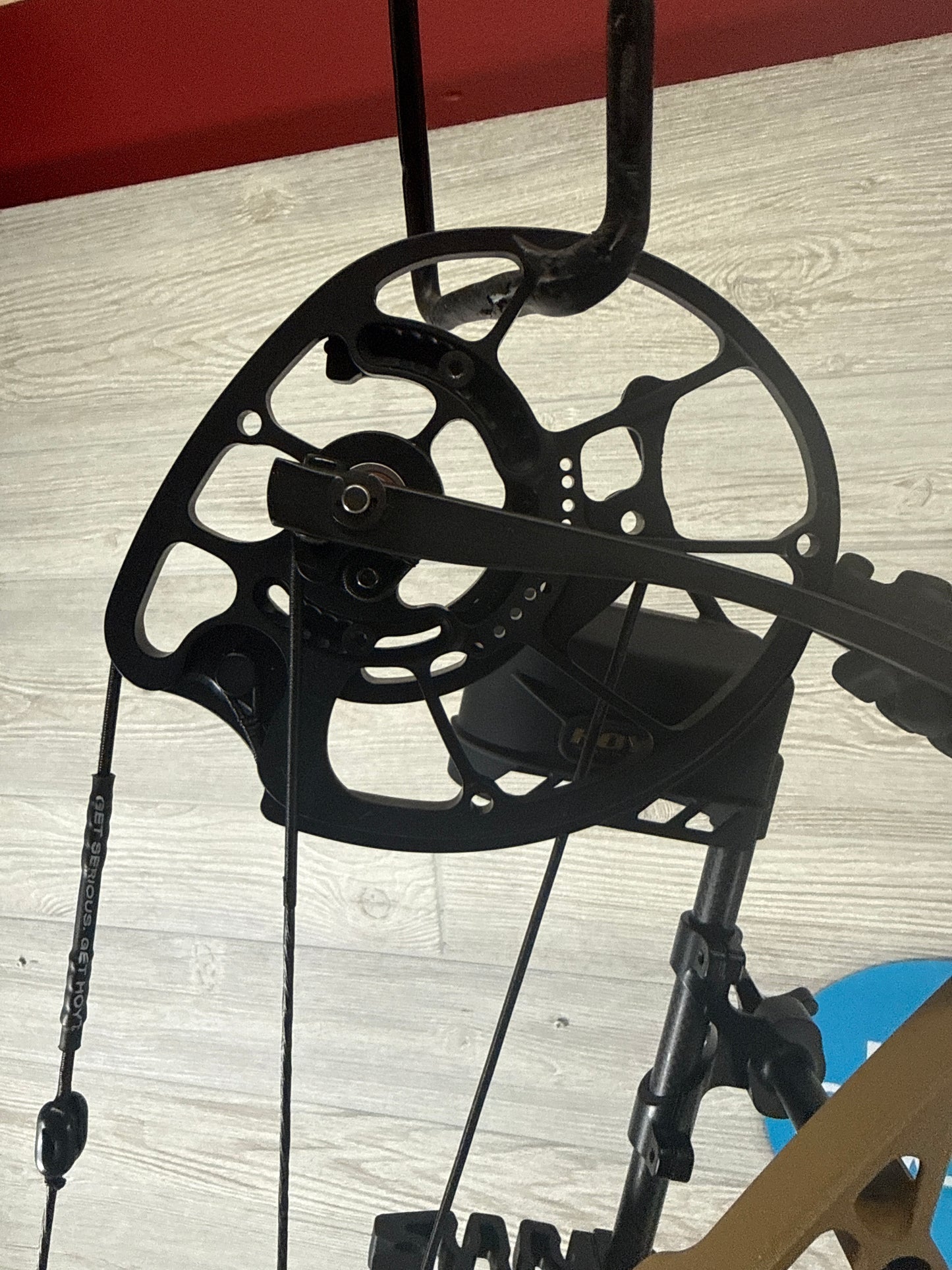 Hoyt VTM 31 Left Hand Burbon package