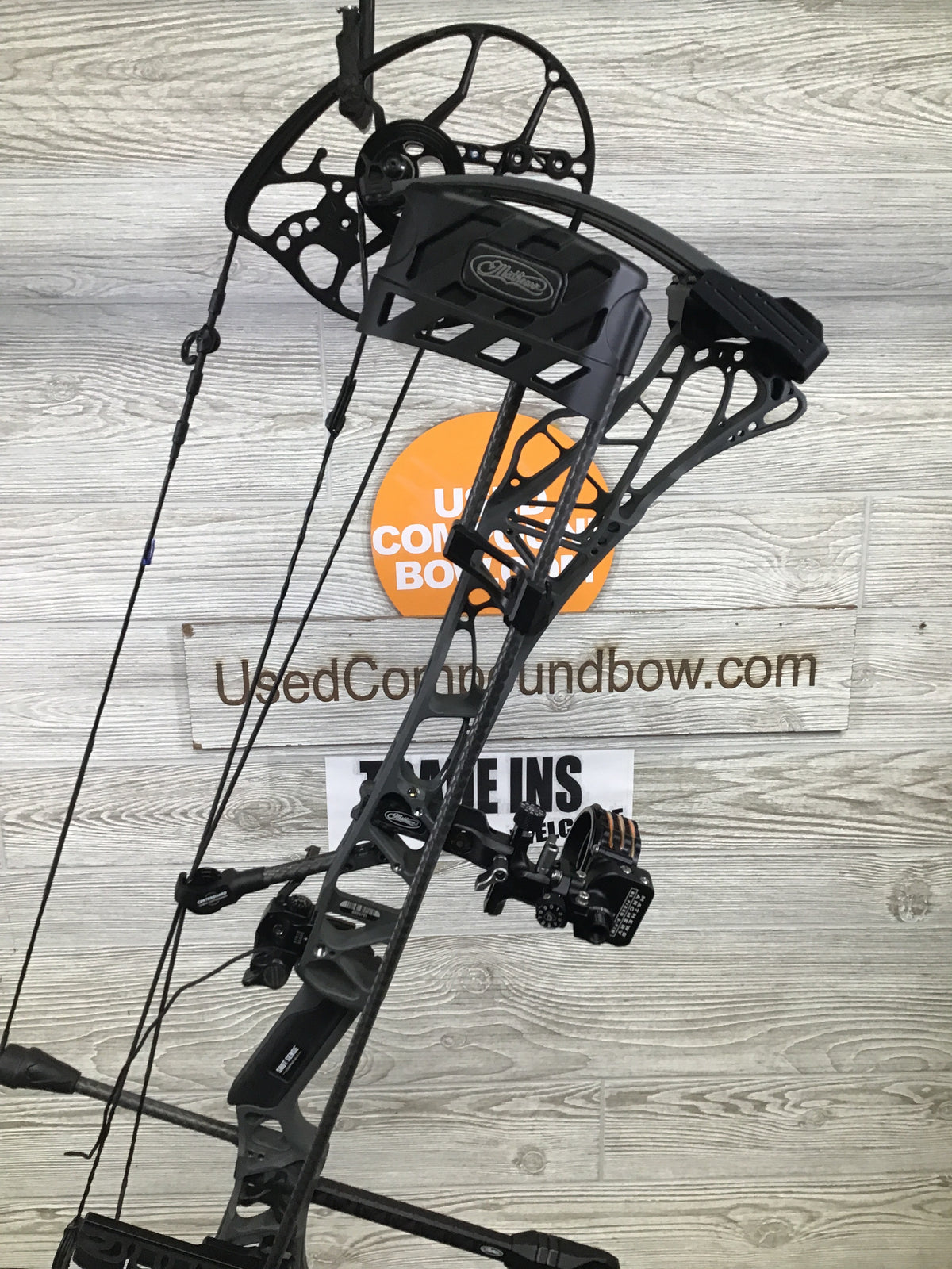 Used Mathews Lift X 29.5 Right Hand Shale 28.5/70 Loaded Pkg