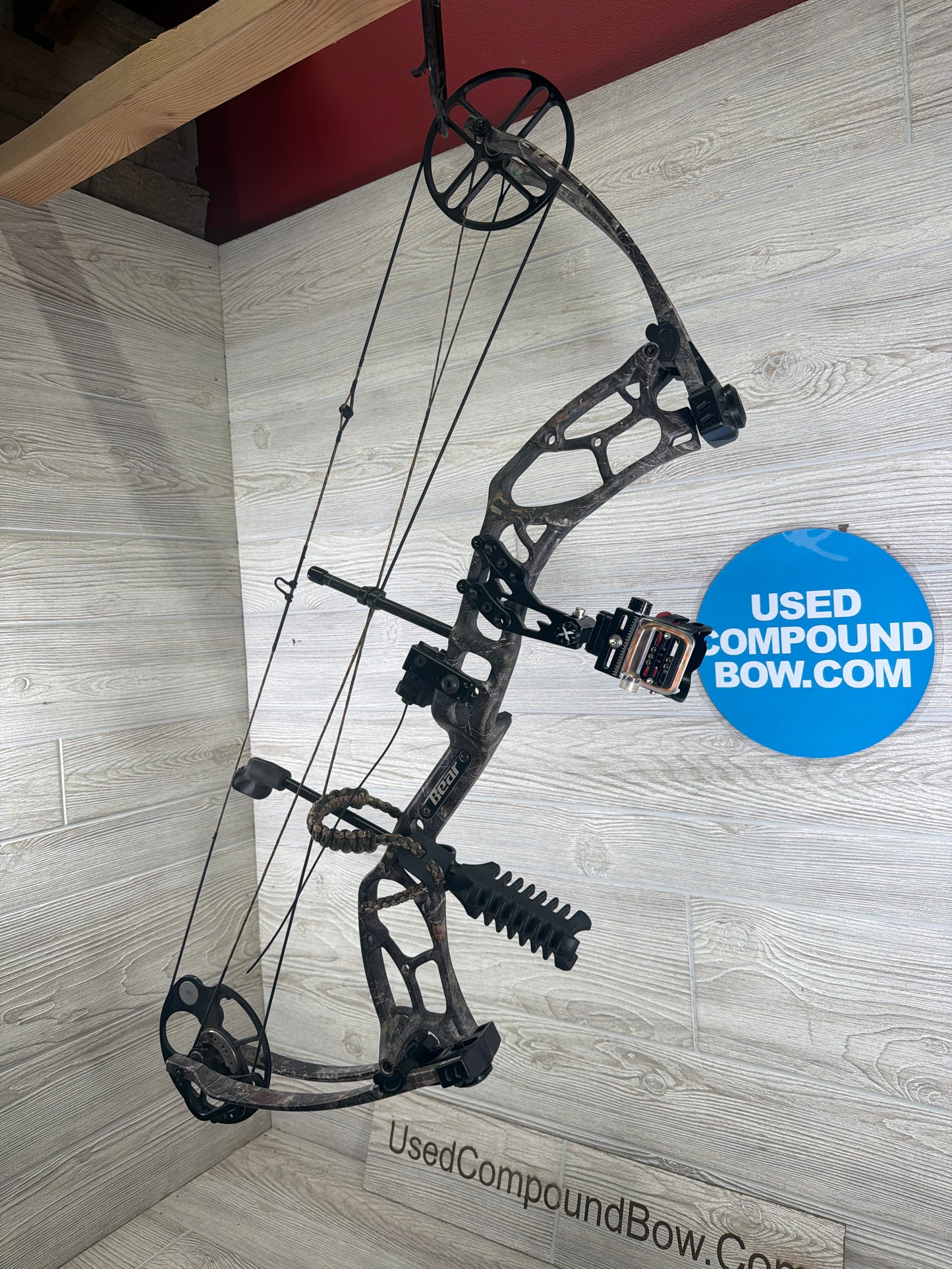 Used Bear Marshall TK 29" 70lb Right Hand camo bow pkg