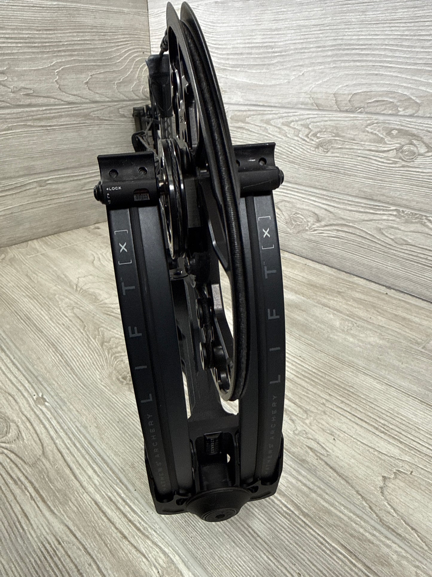 Used Mathews LIFT X 29.5 Left Hand Green Ambush Fade to Black