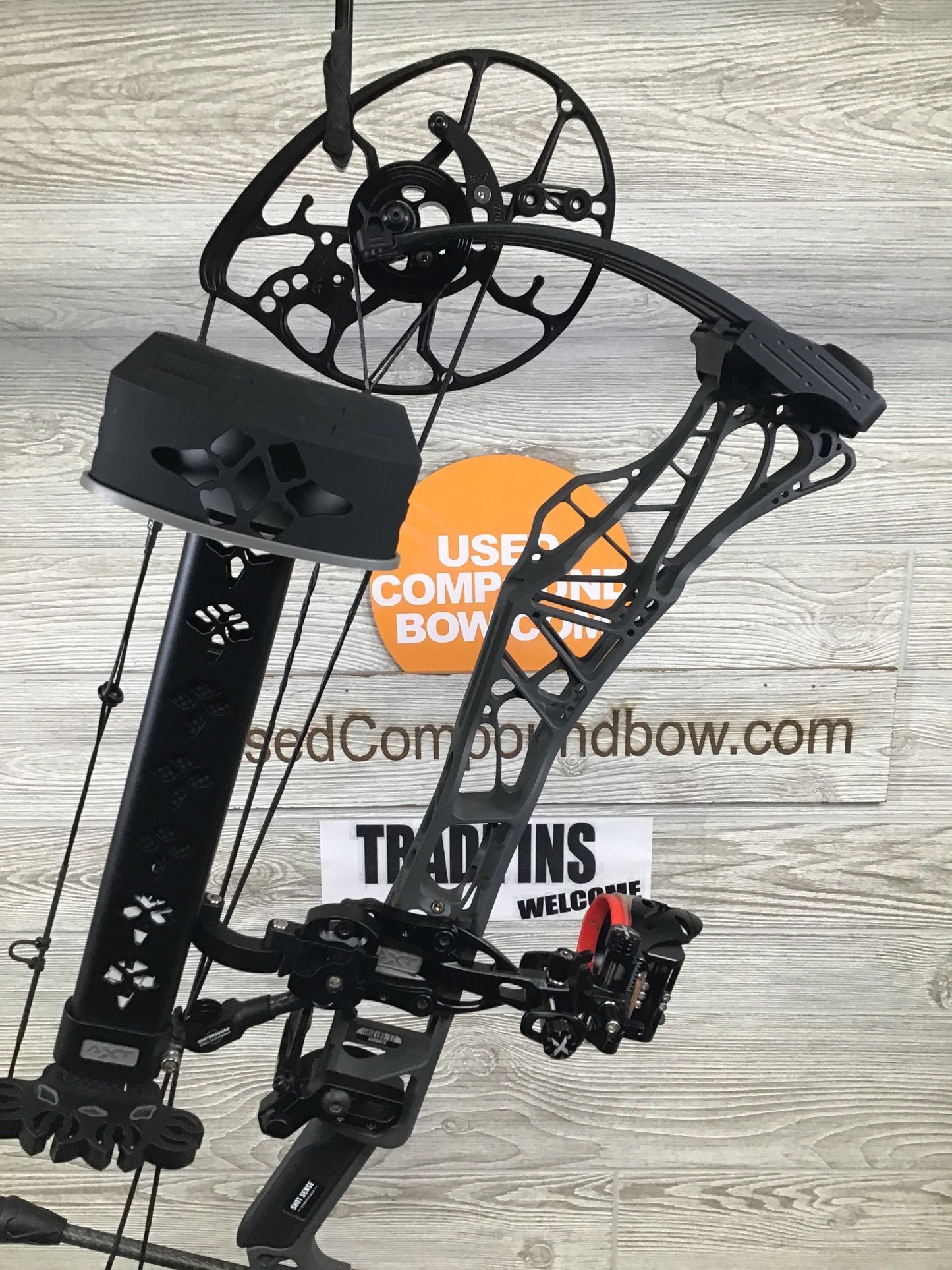 Used Mathews Lift X 29.5 Right Hand Shale Riser/Black Limbs 28/70 Package