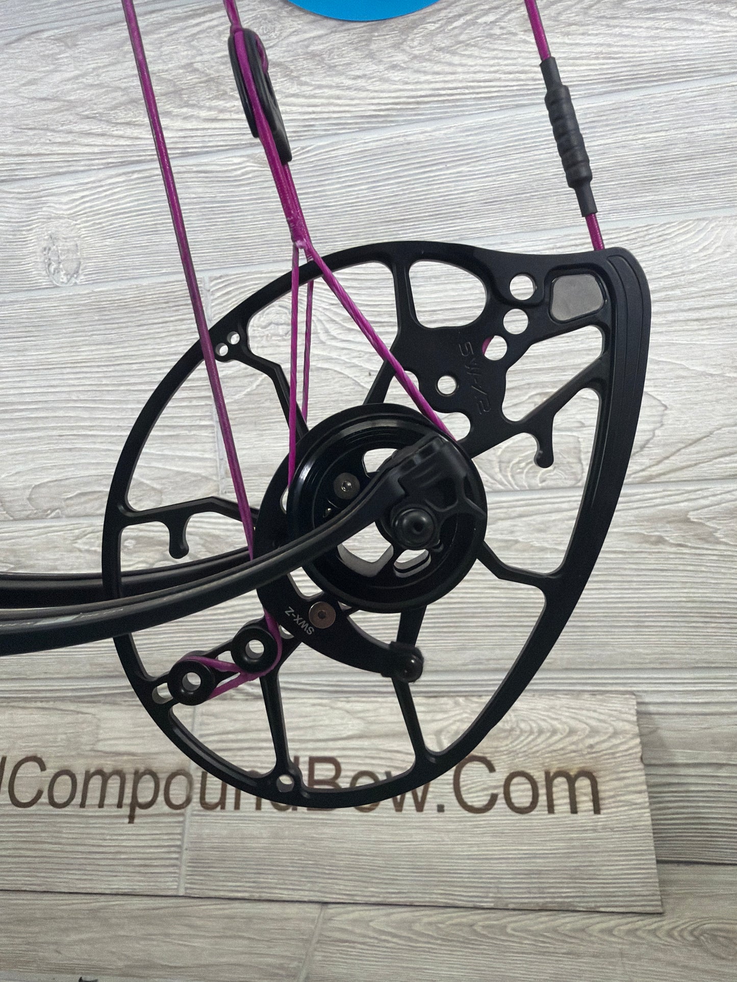 Used Mathews ARC 30 29" 70lbZ Left Hand Kodiak Brown/Black Limbs Bow w/Black Gold Pro Single Pin