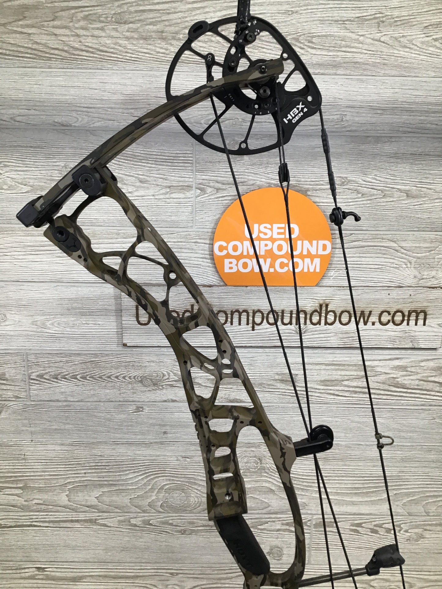 Used Hoyt Alpha AX-2 32 Left Handed Mossy Oak Bottomlands 29/70