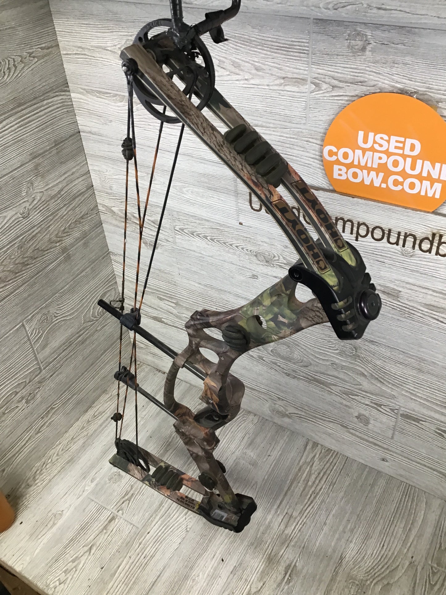 Used Hoyt Vectrix RIght Handed 28/70 Camo