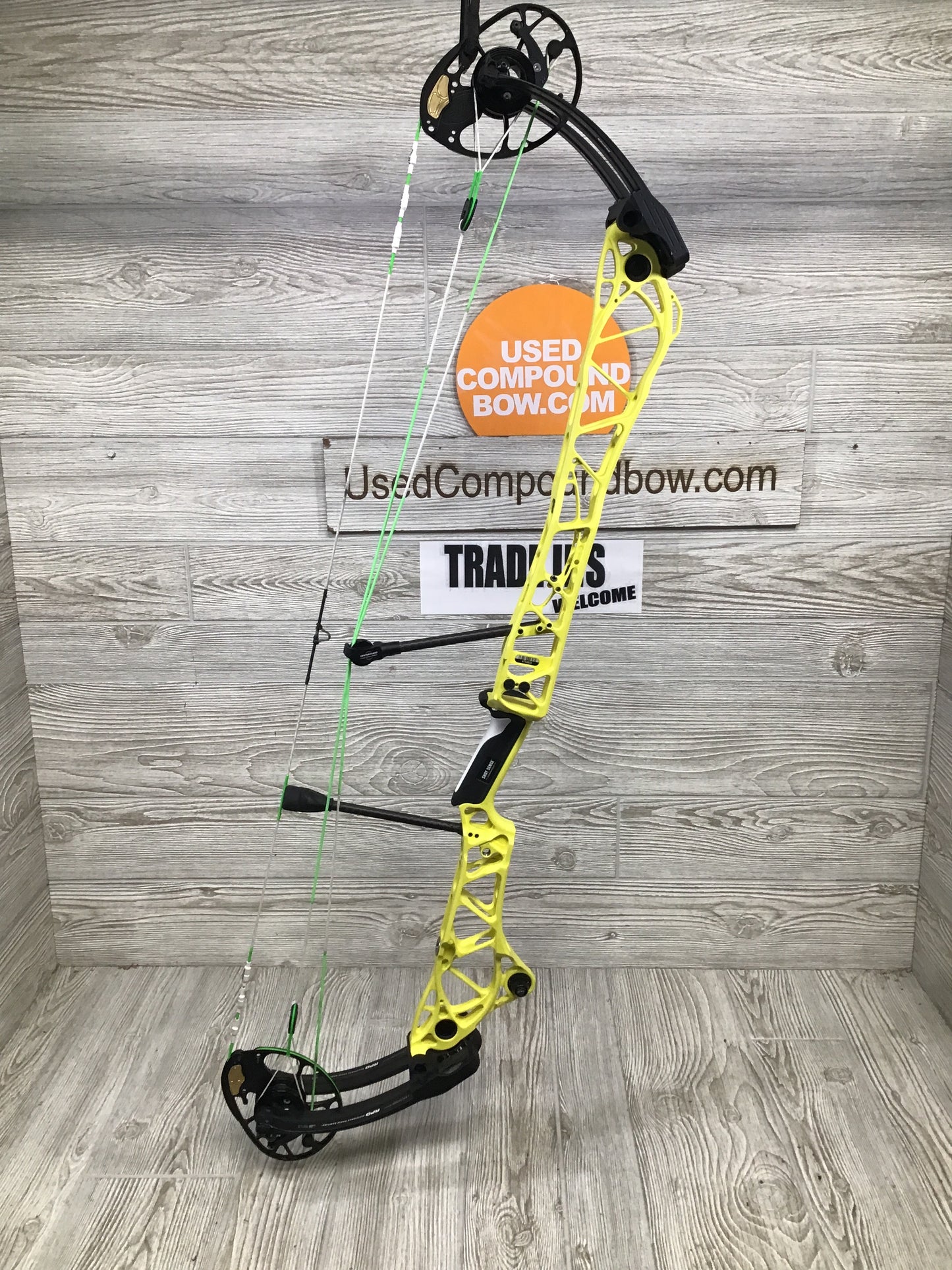Used Mathews Title 38 (Gen 2)Yellow Right Handed Target Bow