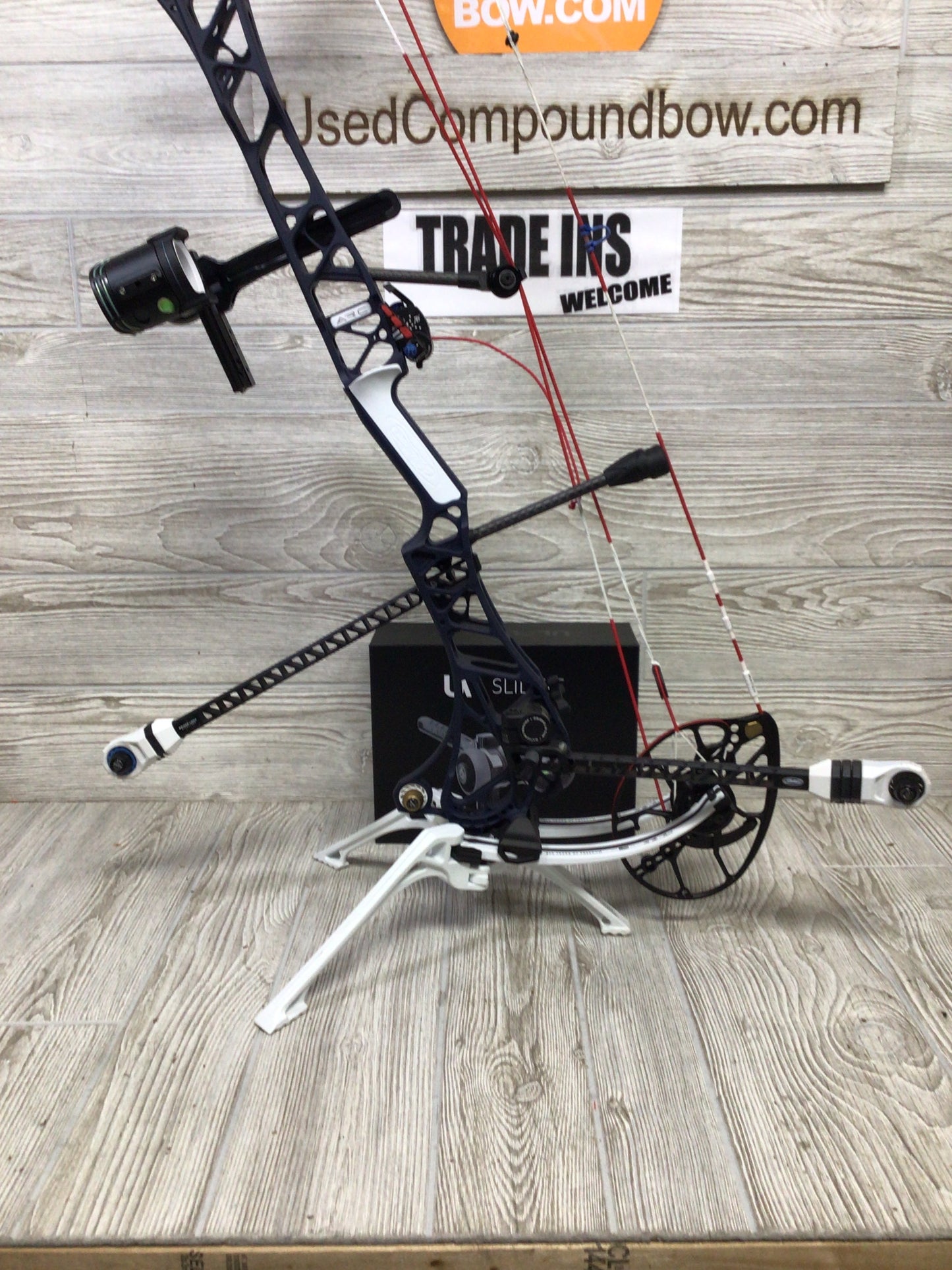 Used 1776 Limited Edition Mathews ARC 34 Right Handed 27.5/55# LOADED PACKAGE