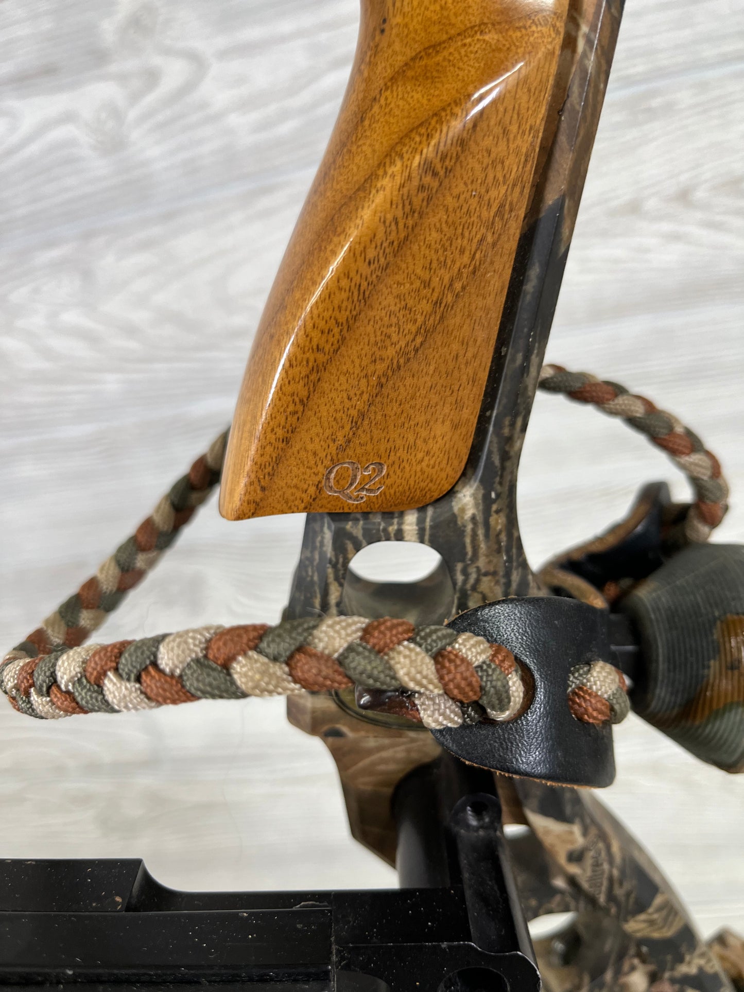 Used Mathews Q2 29" 70lb Right Handed Bow PKG