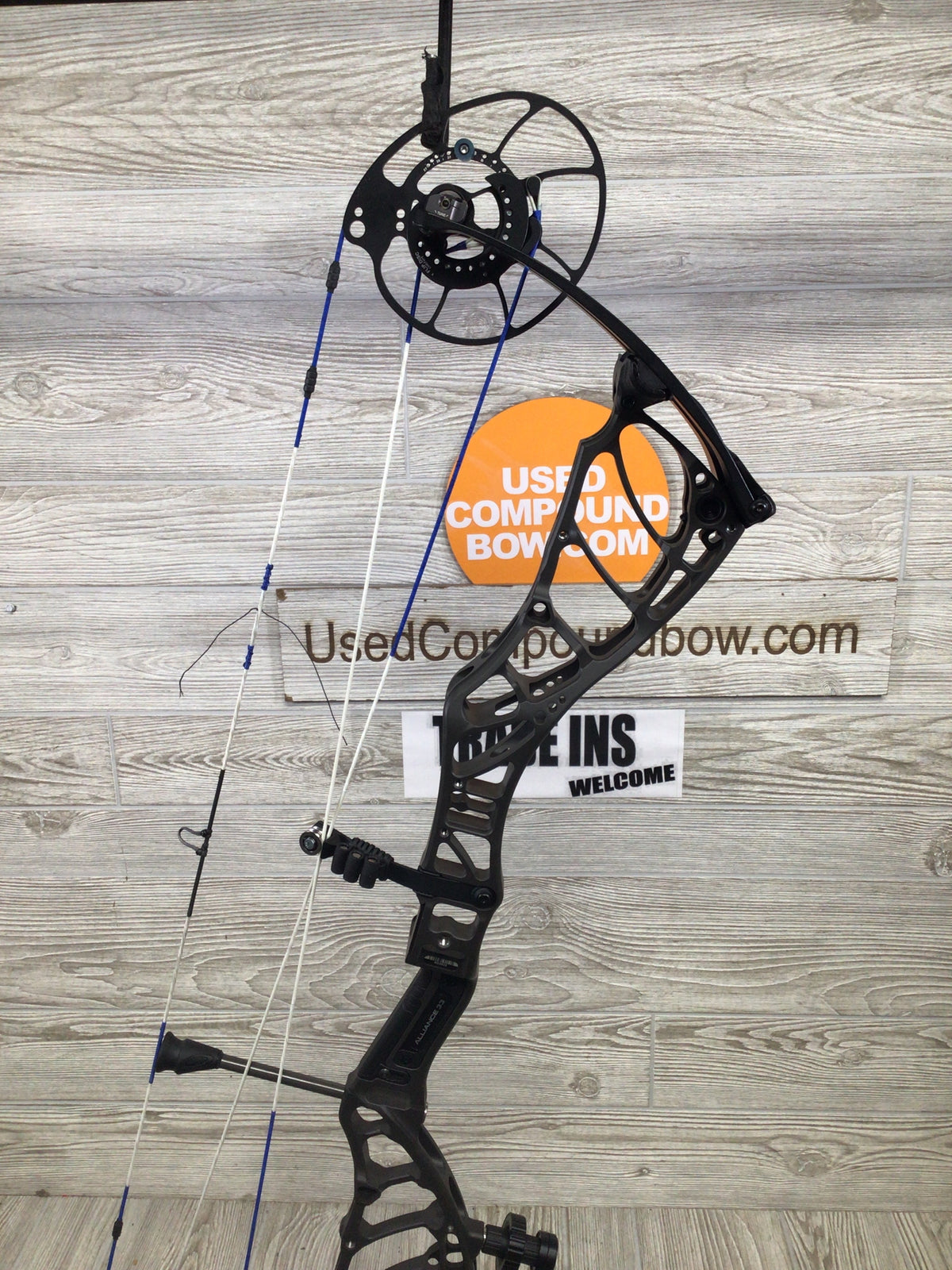 Used Bowtech Alliance 33 Right Handed 60-70# Stealth Grey