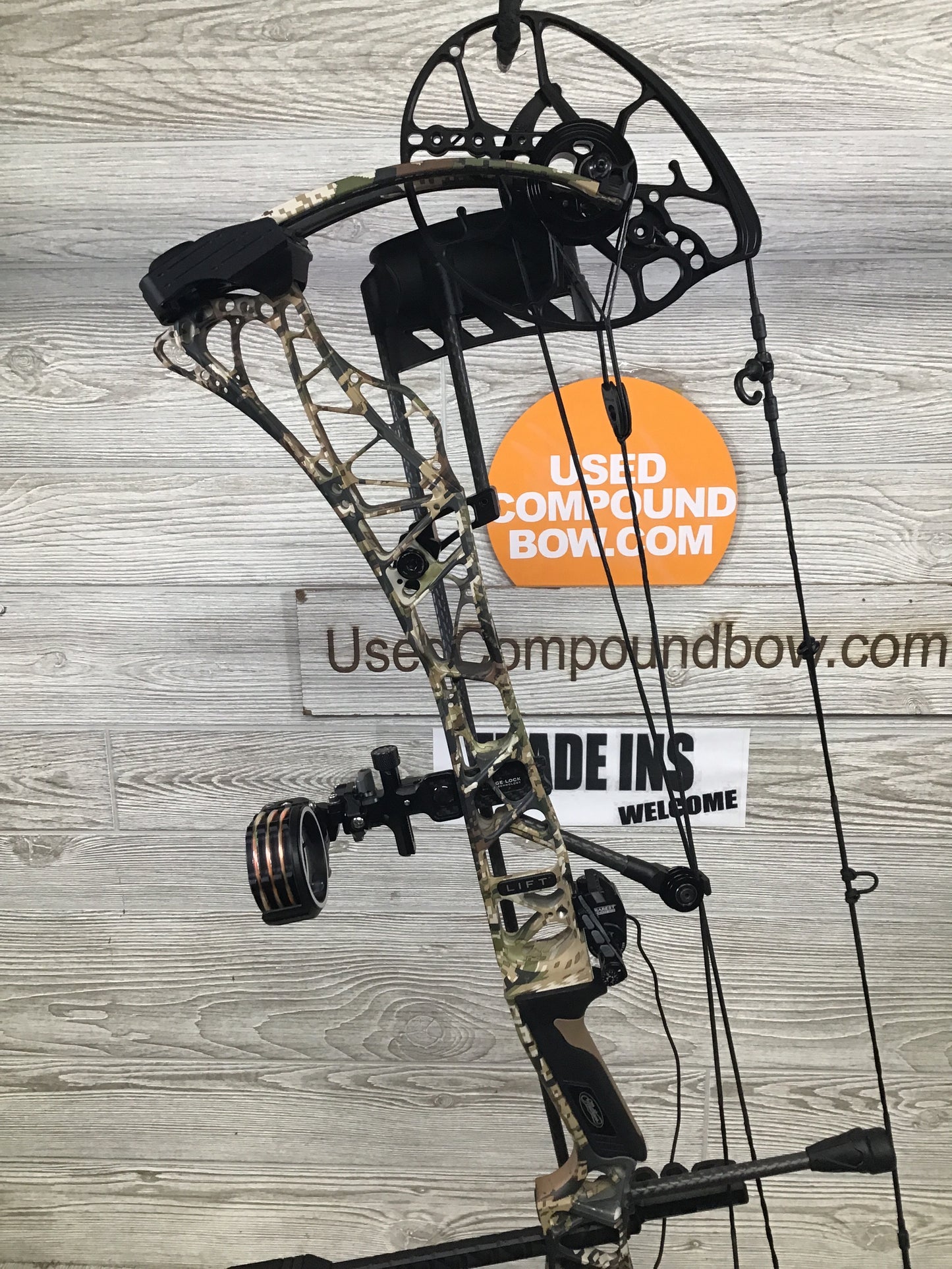 Used Mathews Lift X 29.5 Right Hand 28.5"/70# Sitka Subalpine LOADED Package