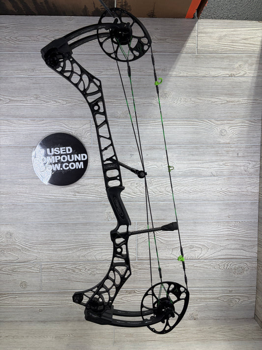 Used Mathews V3 31 Right Hand Black 29" 75lb
