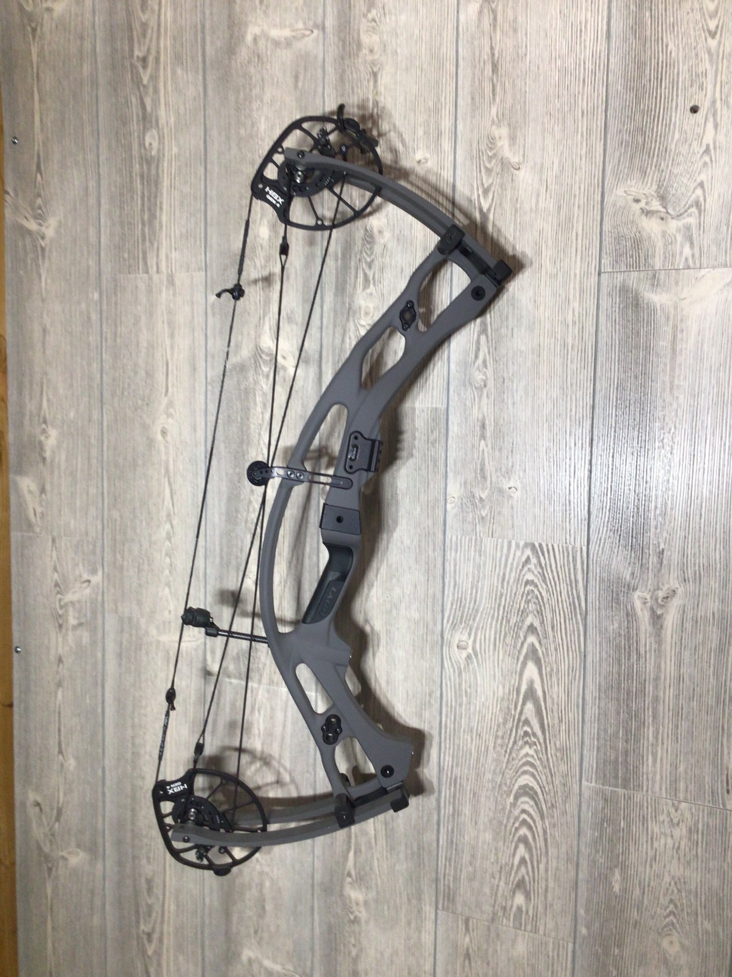 Used Hoyt RX-9 Right Handed 60-70# Tombstone