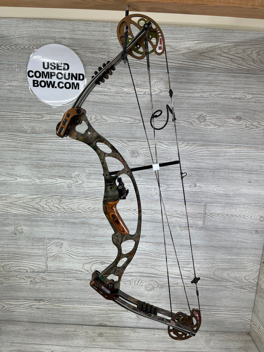 Used RH Hoyt ViperTec XT 1000 60-70# Realtree