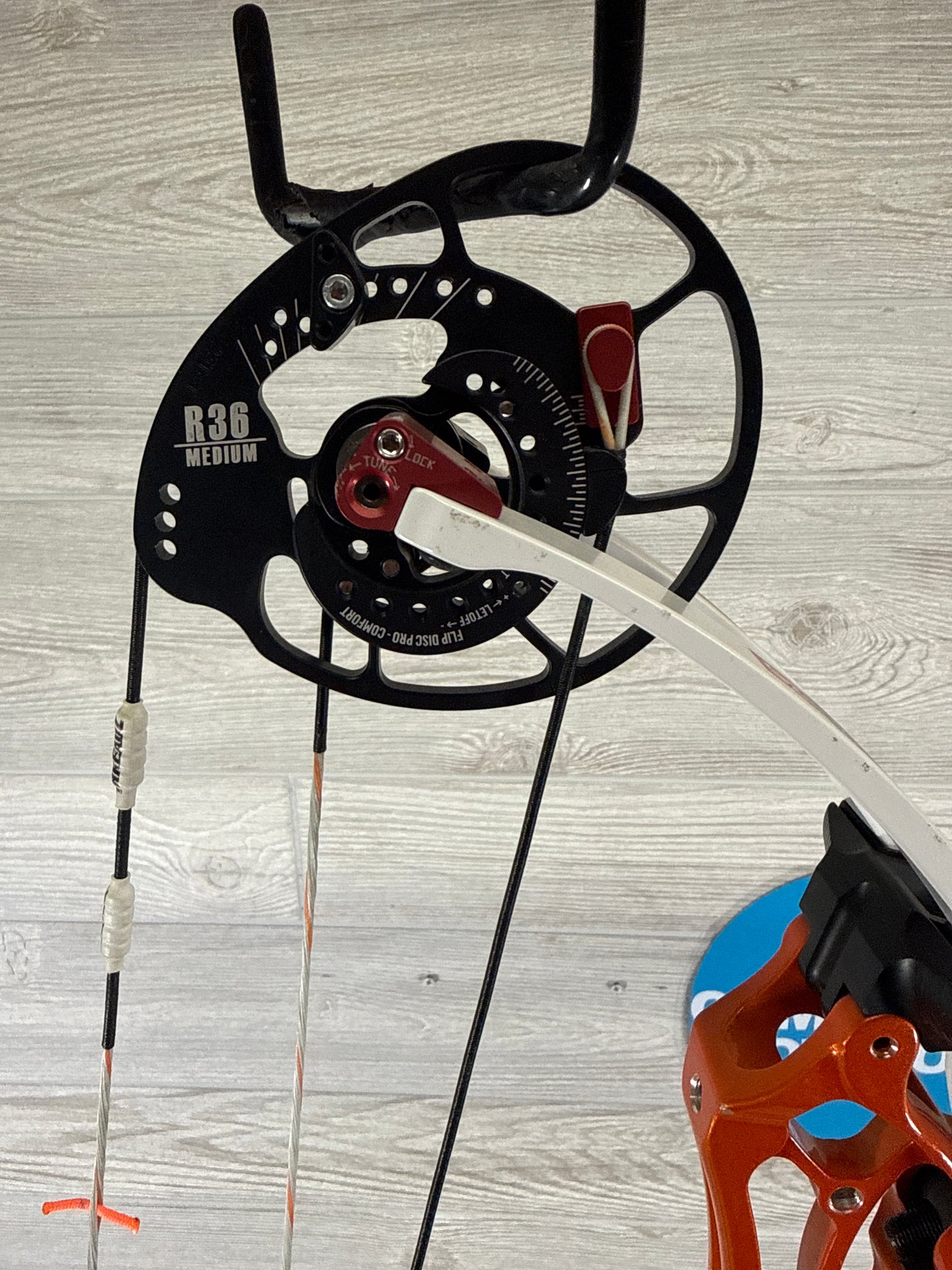 Used Bowtech Reckoning Gen 2 36 rh Illusion Orange 70#