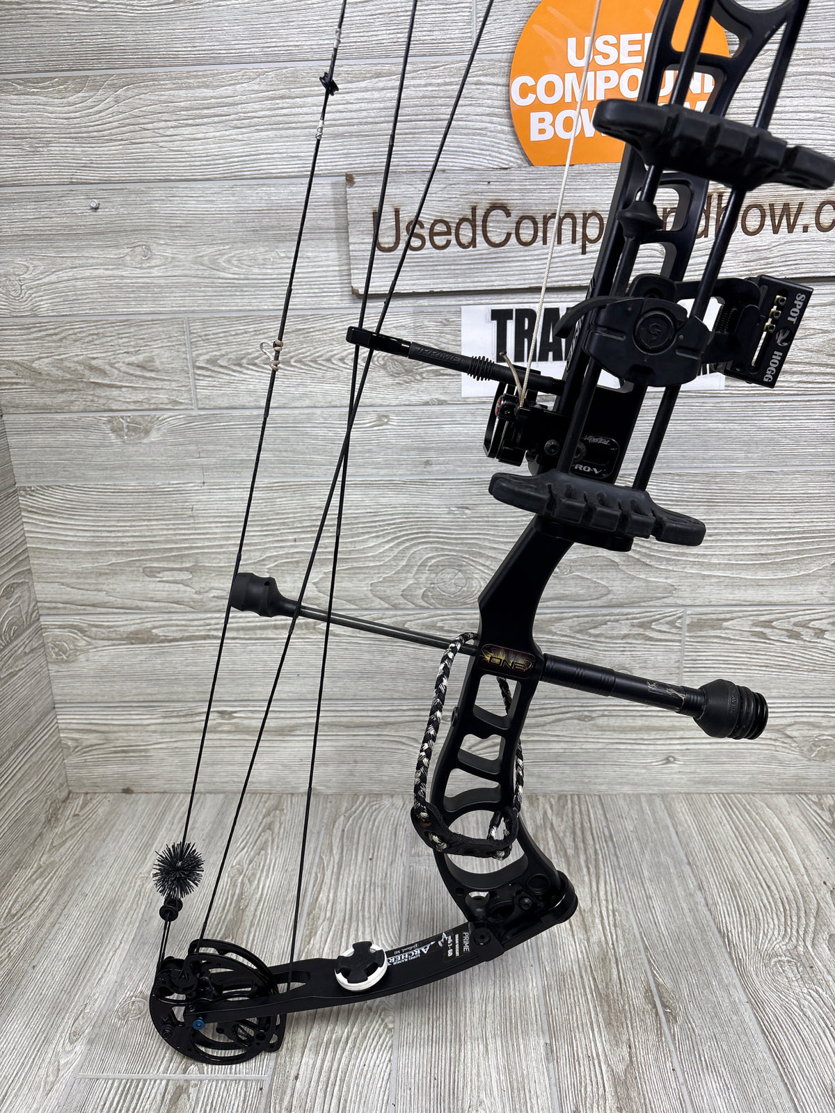 Used Prime One Target bow 50-60# right handed black 28.5 Package