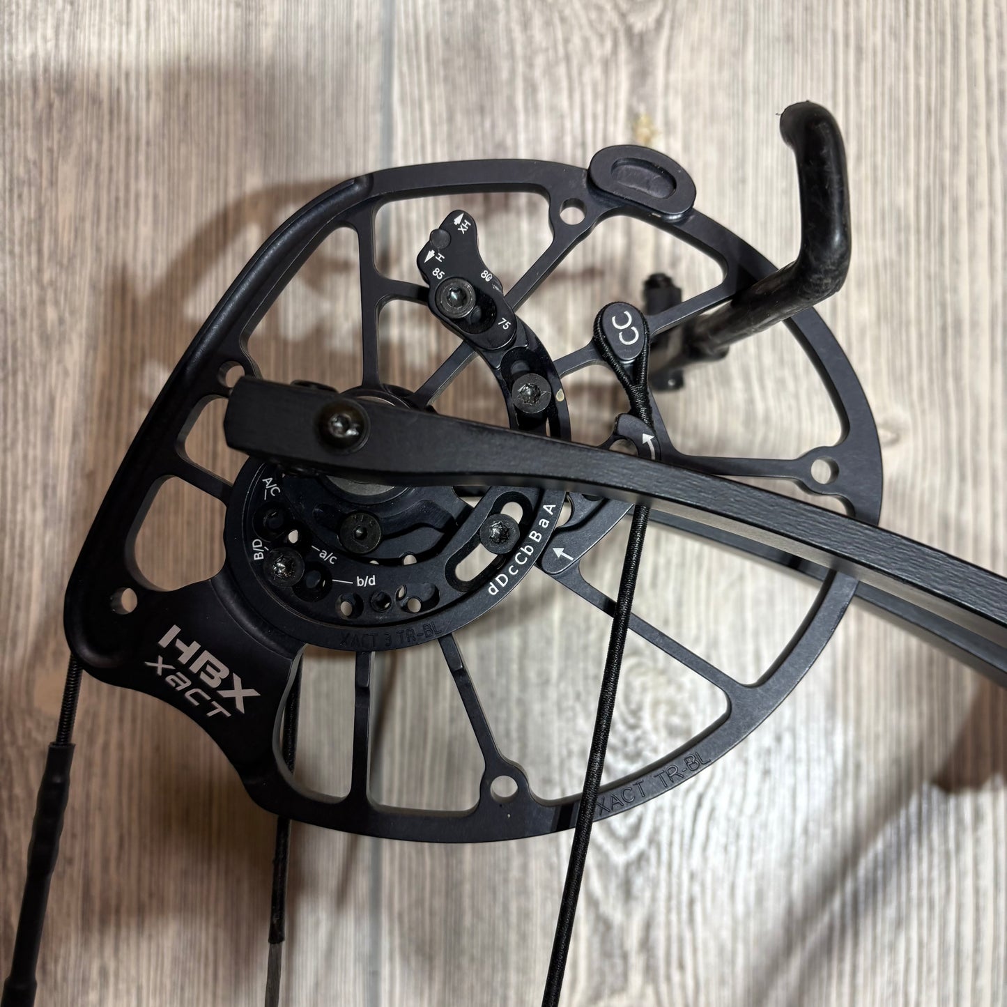 Used Hoyt RX-8 Ultra Black RH 60-70#