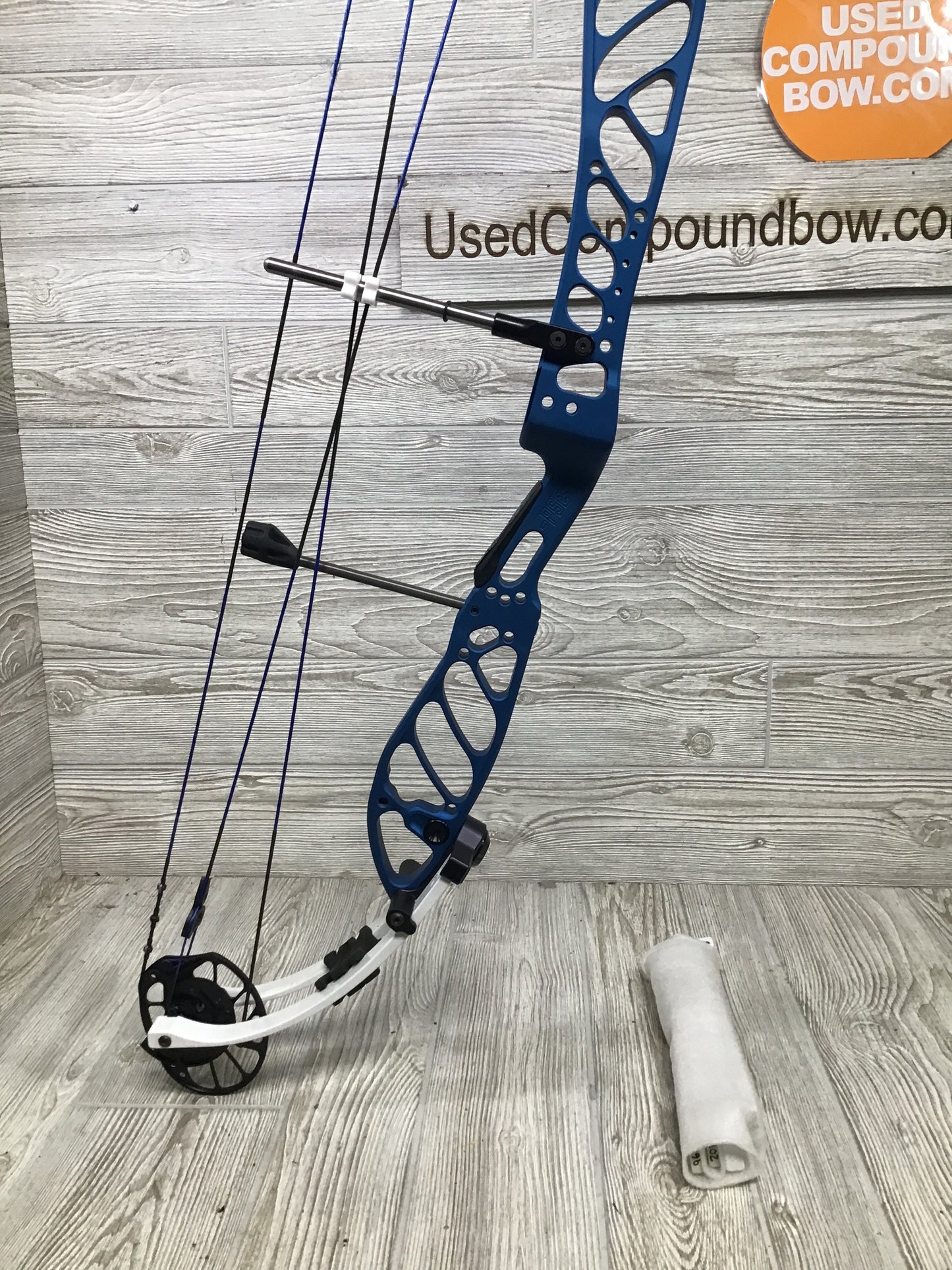 PSE Supra X 40 EM2 Blue 50-60# with extra set of 40-50#