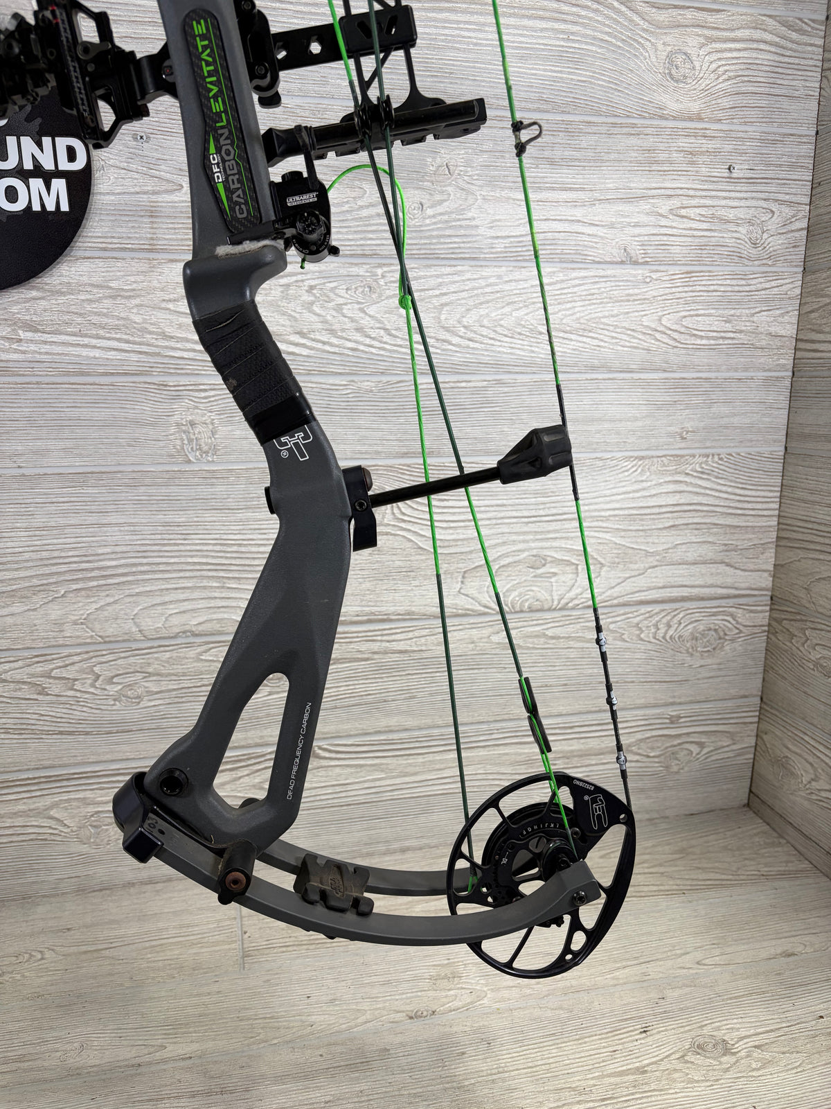 Used PSE Carbon Levitate Right Hand EC2 Cam Nock On Edition Charcoal