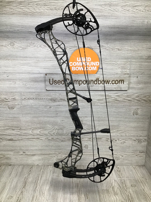 Used Mathews Lift X 29.5 Right Hand Kuiu Verde riser/ Black limbs 27"/70#
