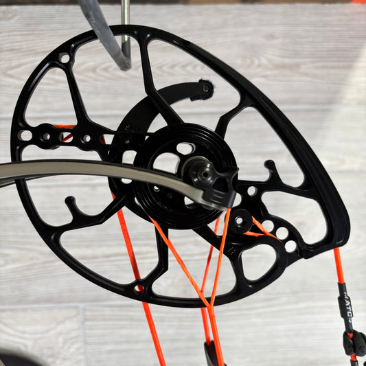 Used Mathews Lift 33 Granite Fade to Black RH