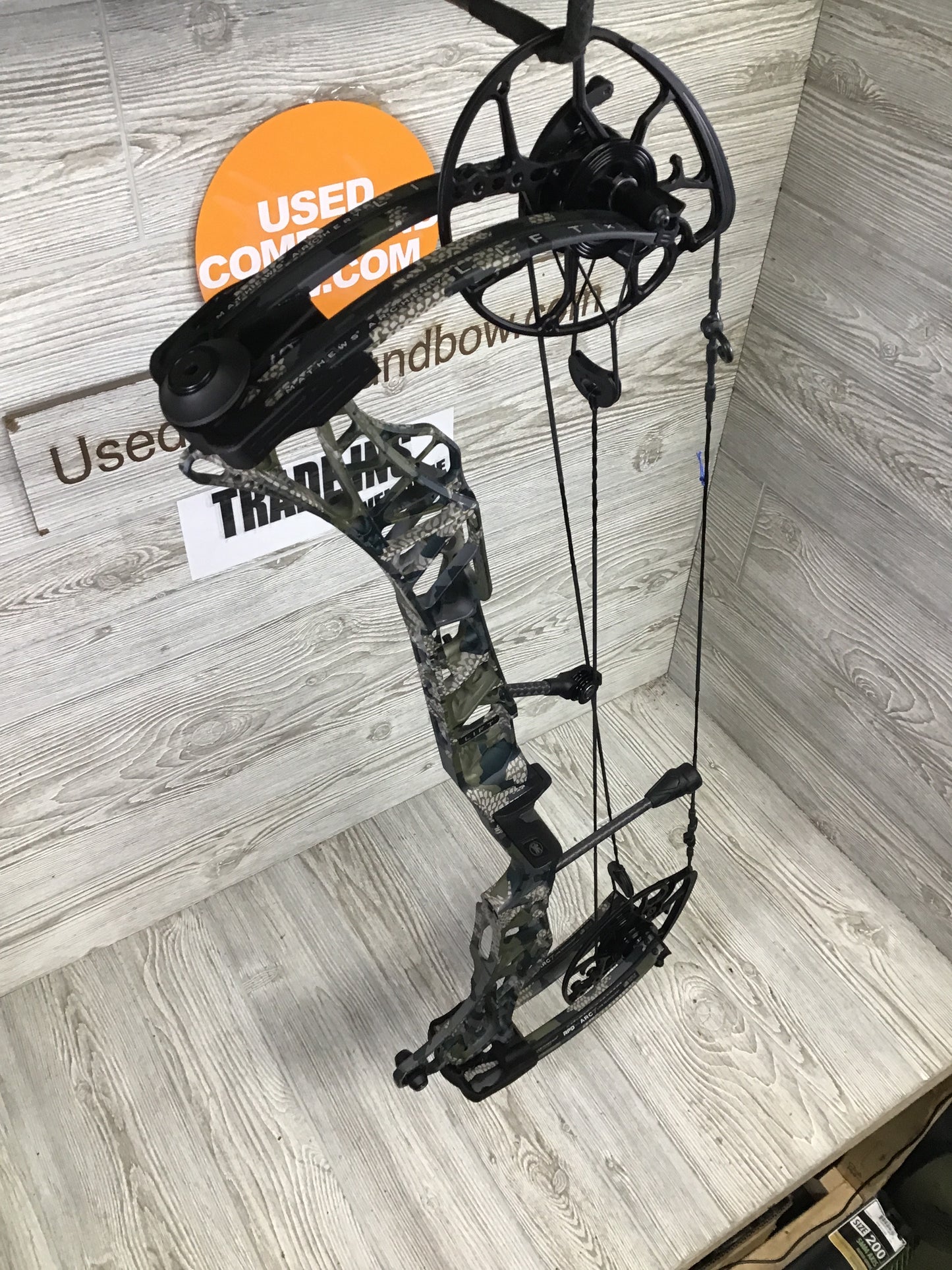 Used Mathews Lift X 29.5 Right Hand Kuiu Verde 27.5"/70#