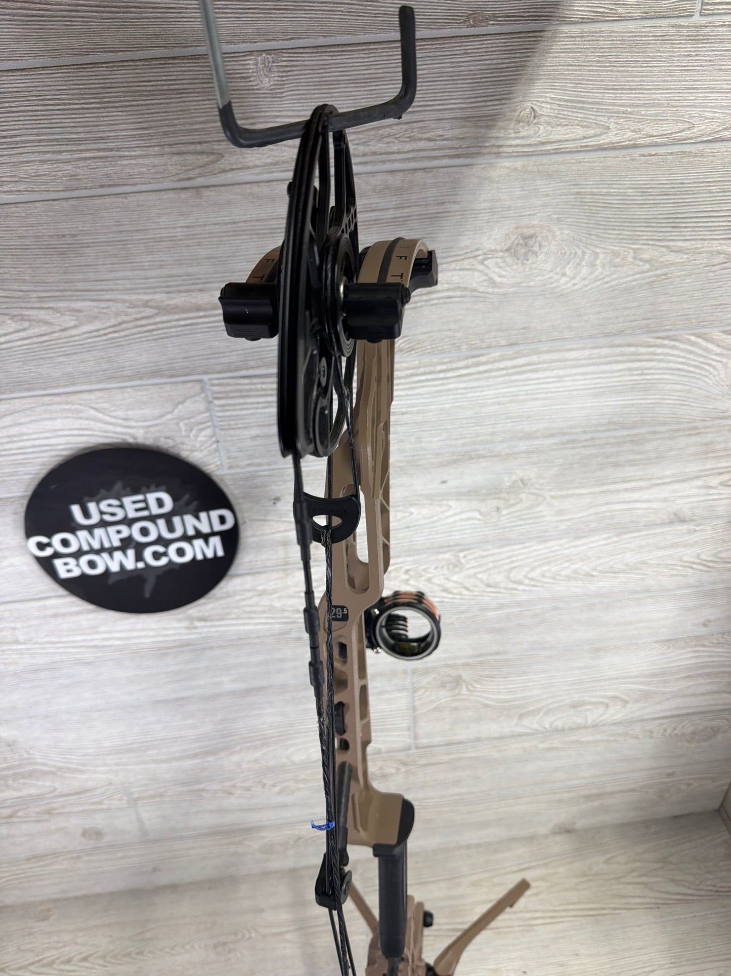 Mathews Lift 29.5 Left Handed Earth, Limb Legs exo Earth, And Mathews Axcel 5 pin sight