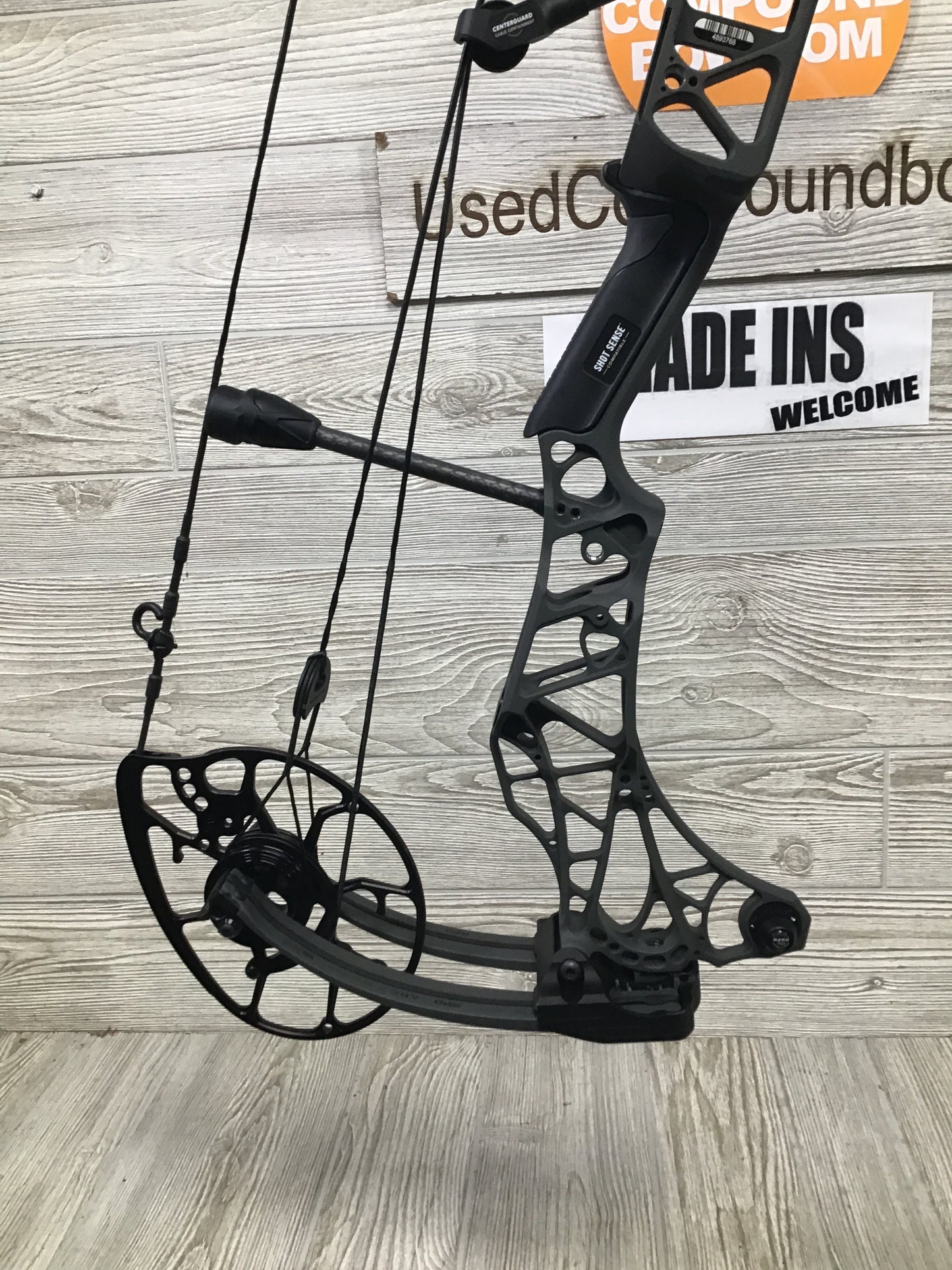 Used Mathews Lift X 29.5 Right Hand Shale 28.5/70