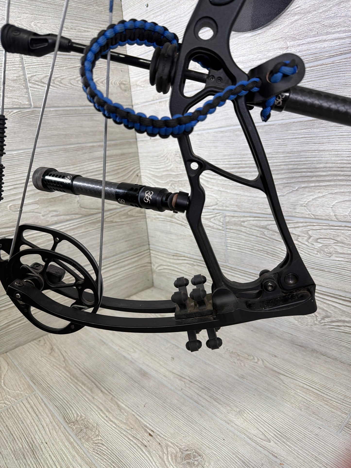 Elite Ritual Package Loaded RH 60-70# 25.5-30" Black