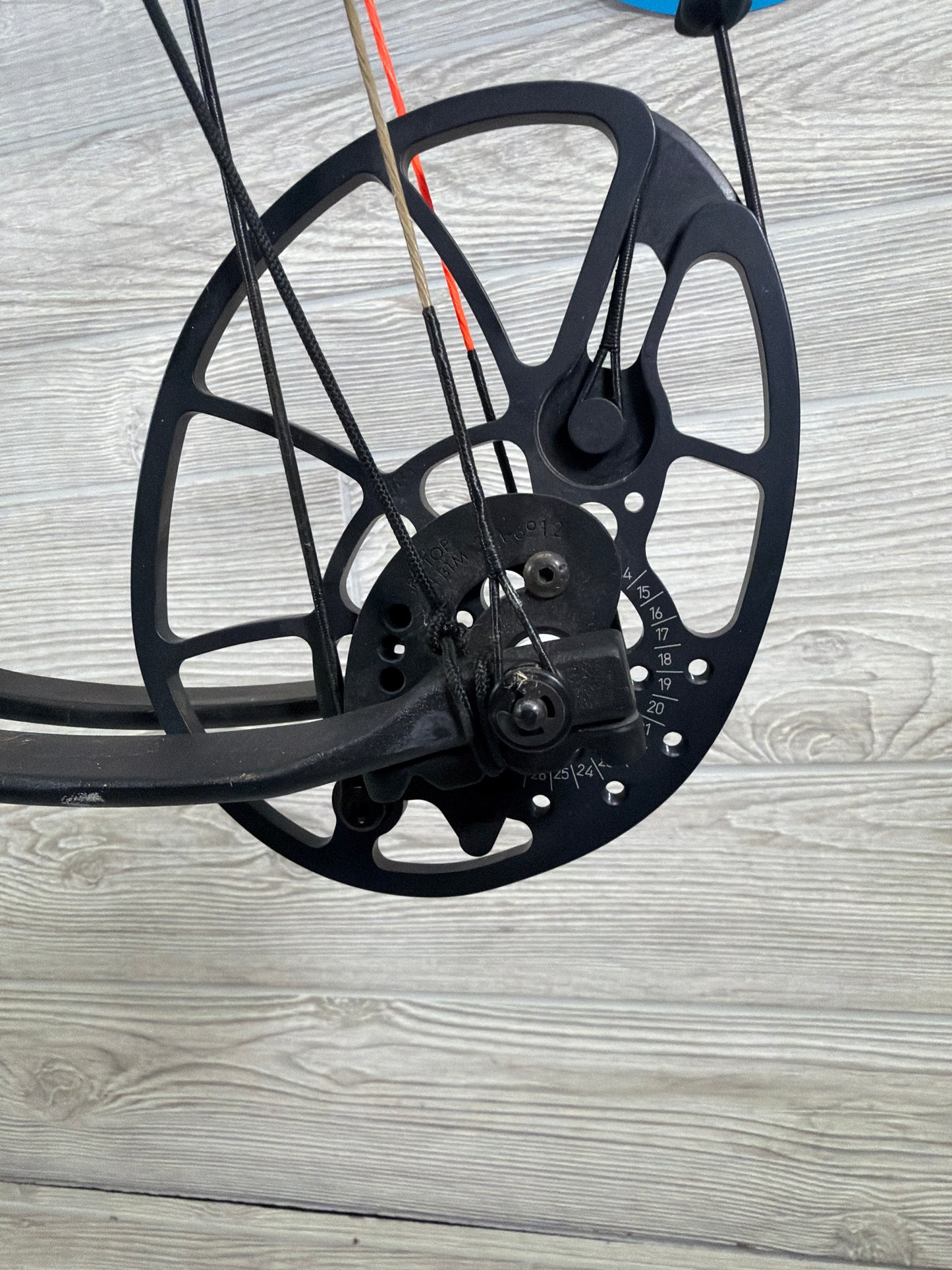 Used Bear Legit Left Hand 28" 70lb Veil Bow Pkg