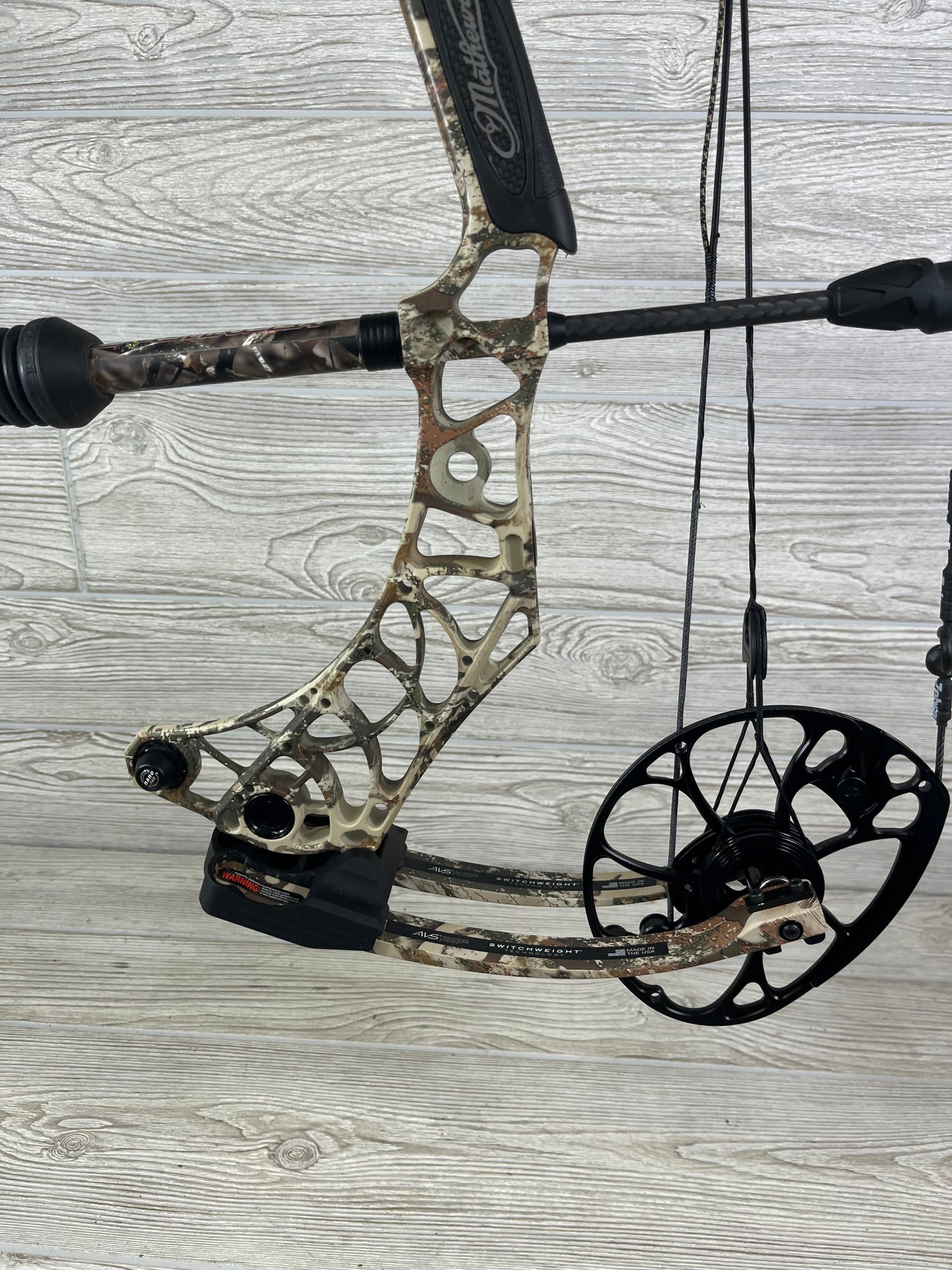Used Mathews V3 31 Right Hand First Lite LOADED Package