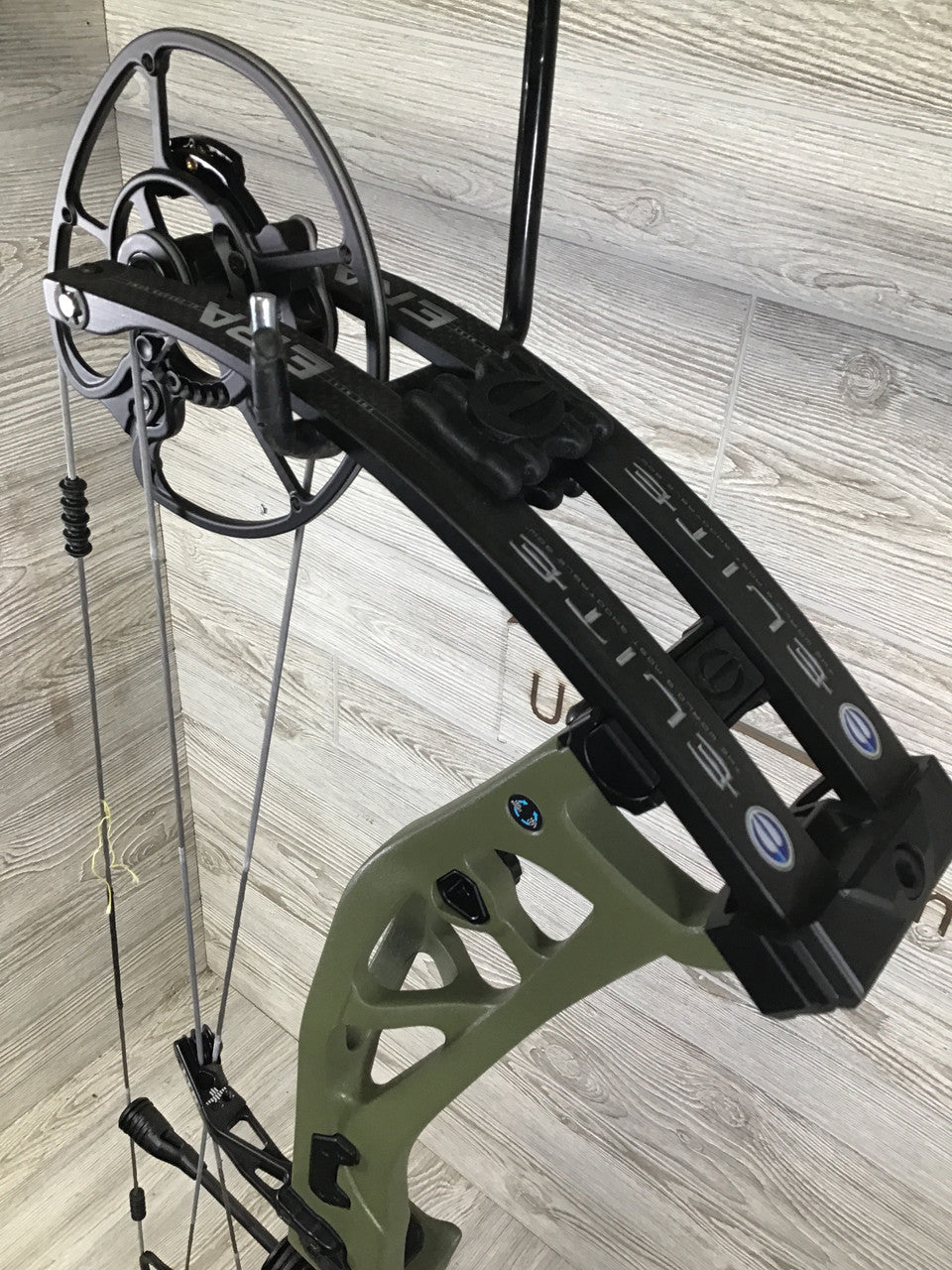 Elite Era Carbon Right Handed Outdoor Green
