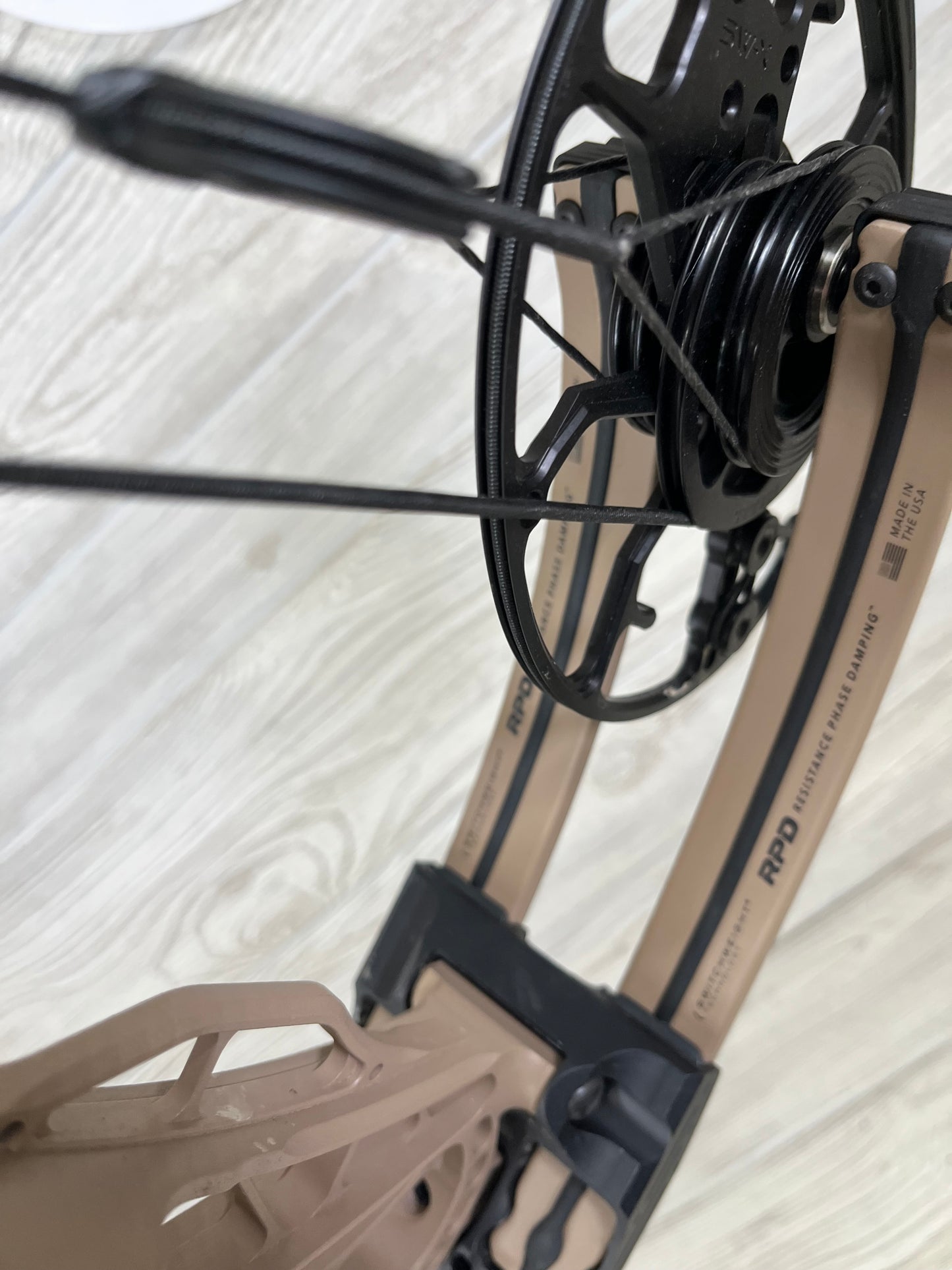 Used Mathews Lift 33 Right-Handed Earth Bow