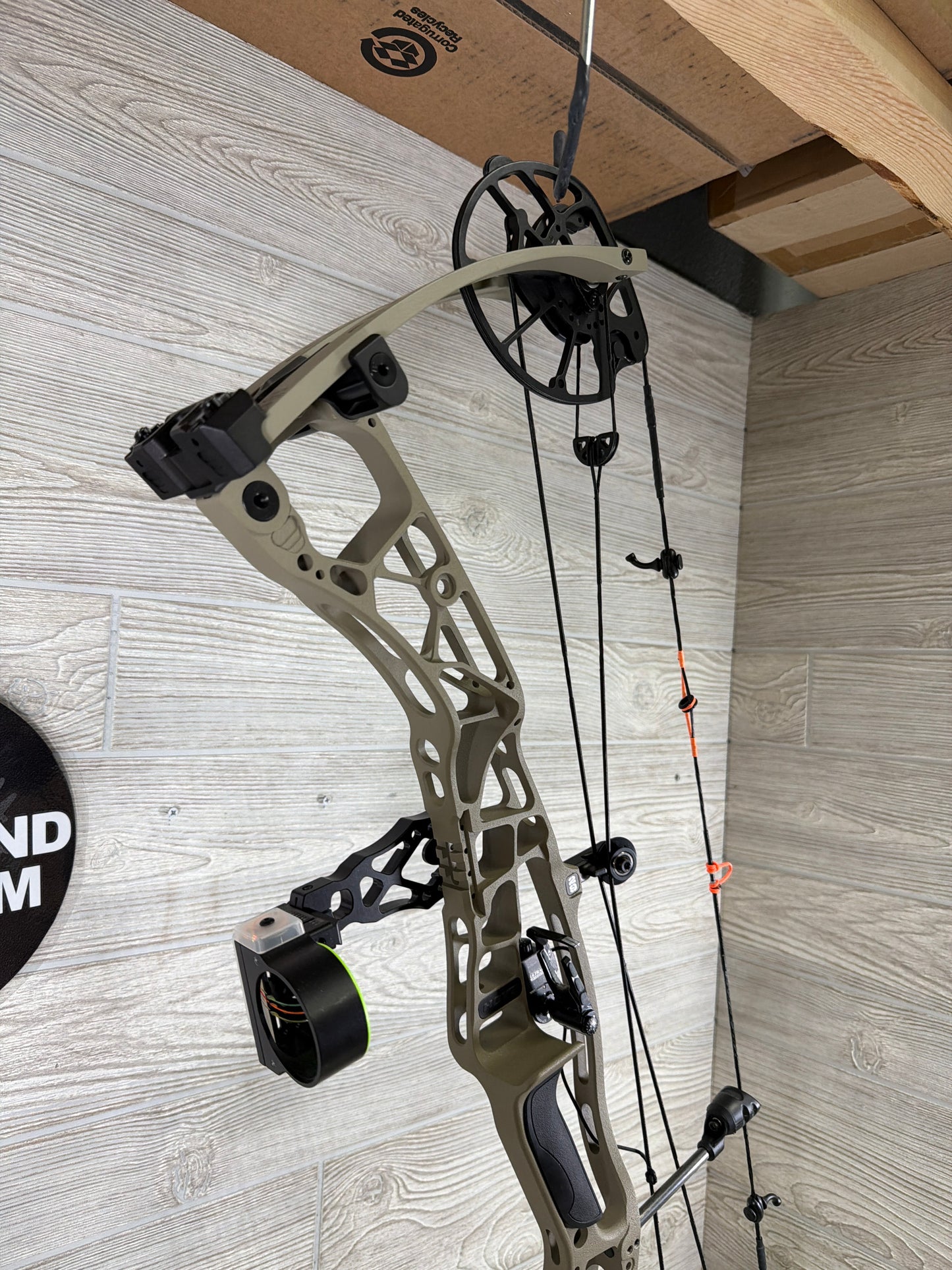Used Hoyt AX-3 29 Sandstorm 70# With Hoyt QAD MX2 and Black Gold Rush