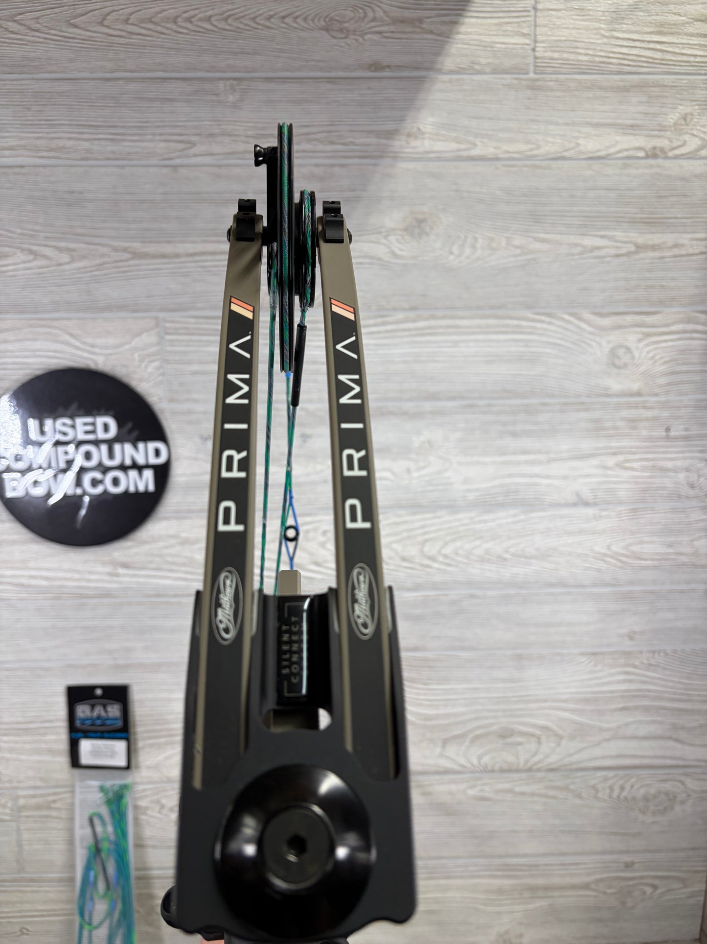 Mathews Prima Granite RH Bow Package 40# w Gas Bowstrings