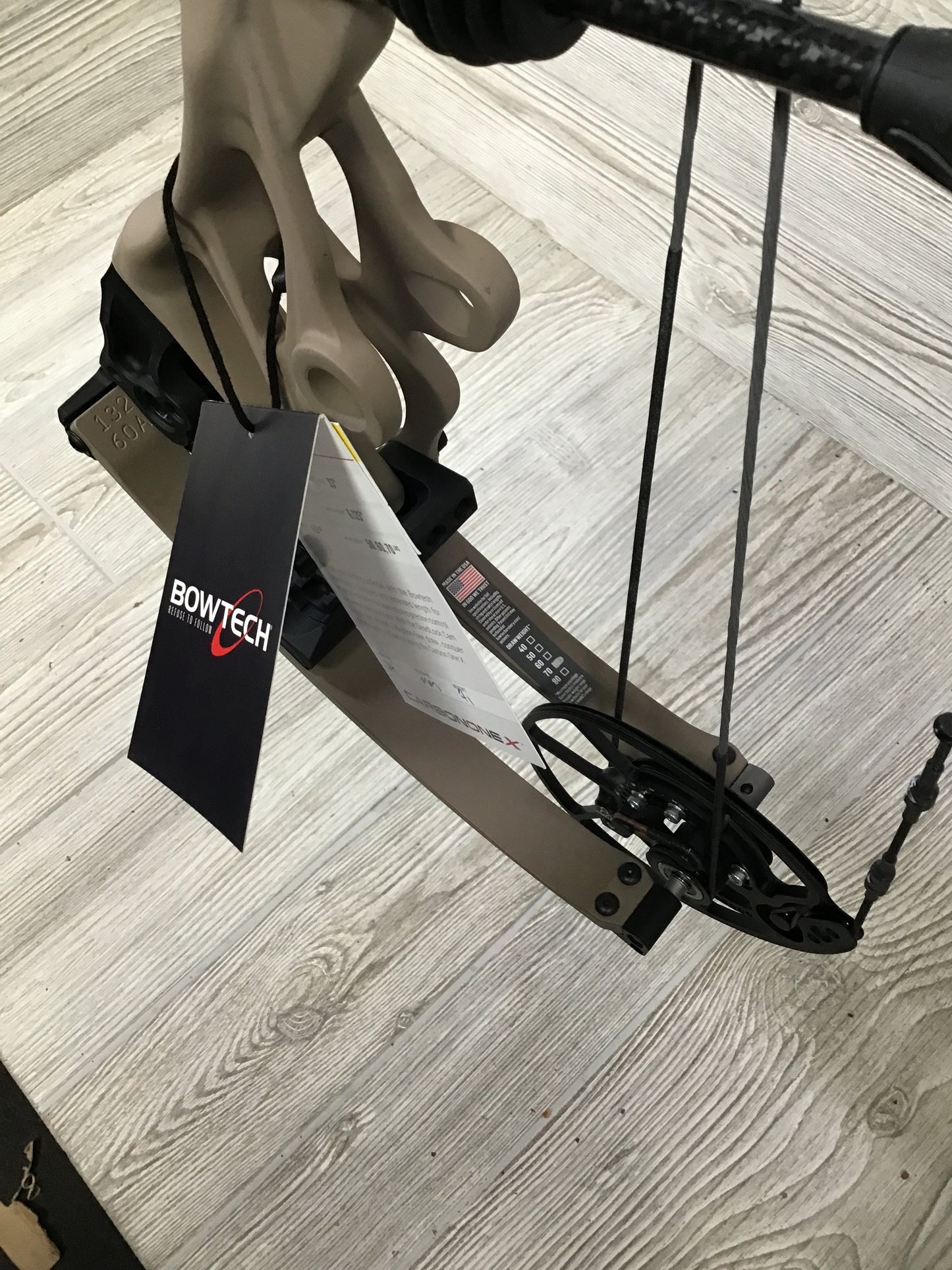 Bowtech Carbon One X 60-70# RH Flat Dark Earth