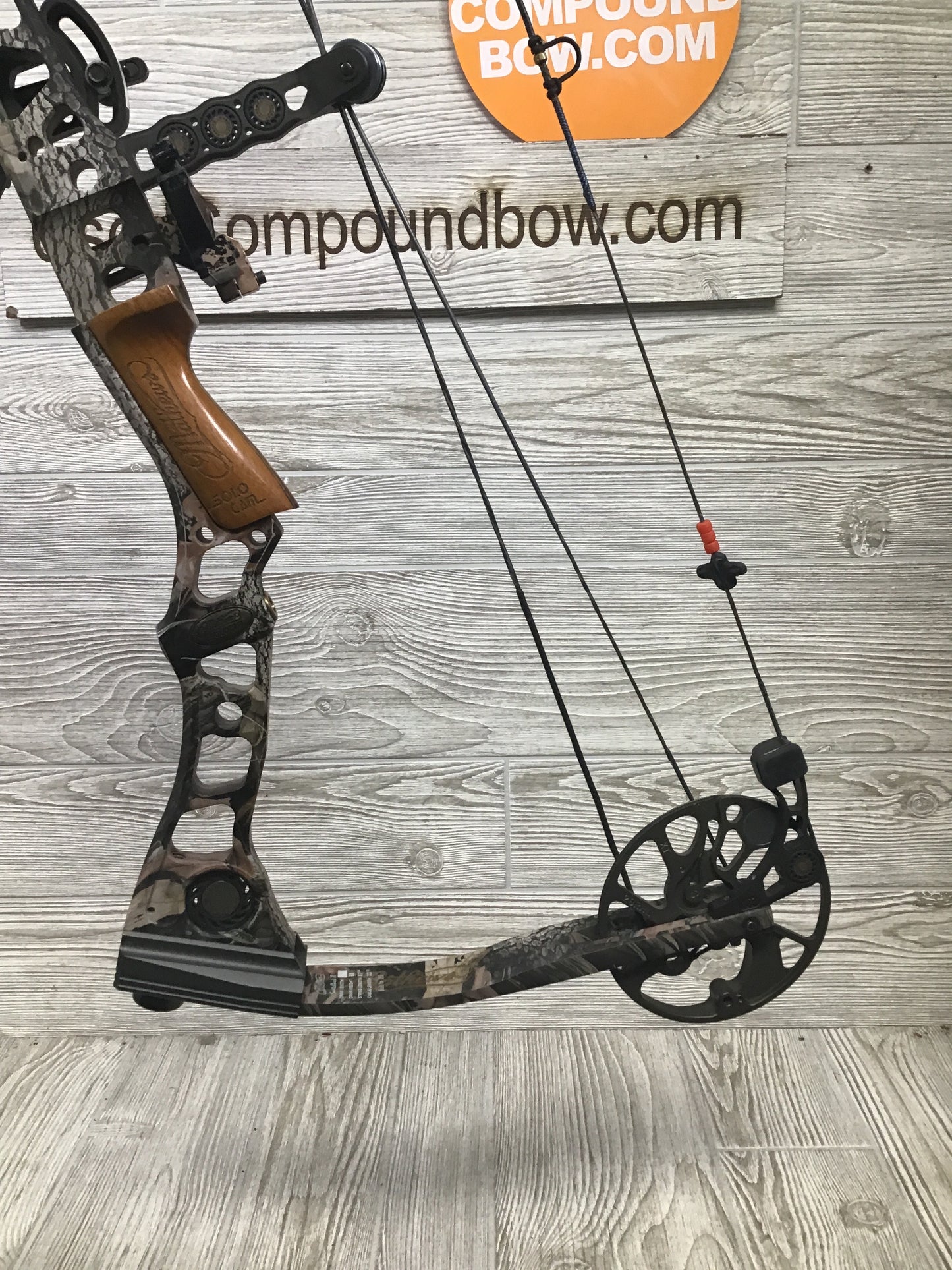 Mathews Switchback XT Right Handed 28" 50-60# Package Great condition