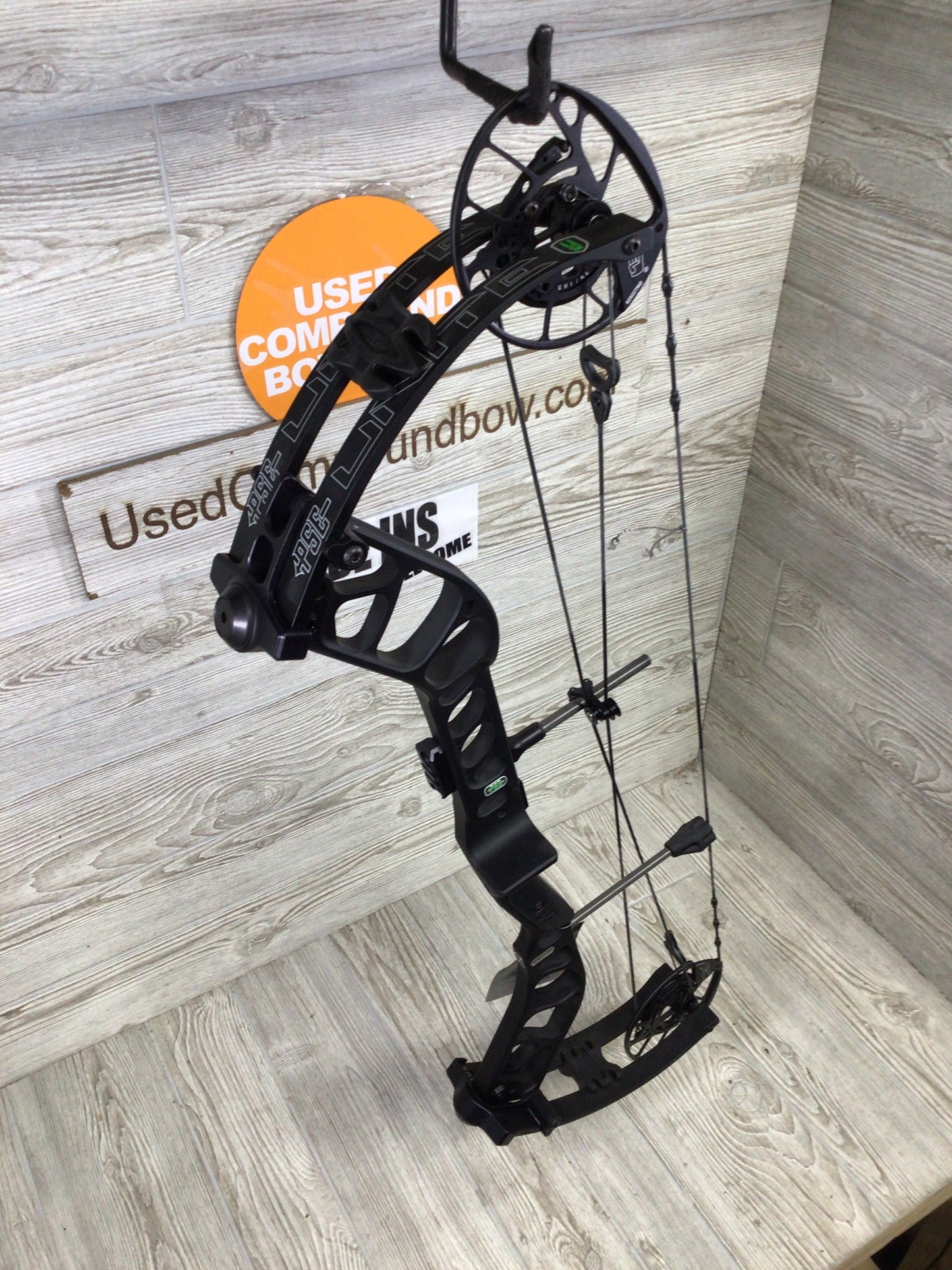 PSE Unite EC2 Right Handed 60-70# Black 25.5-31"