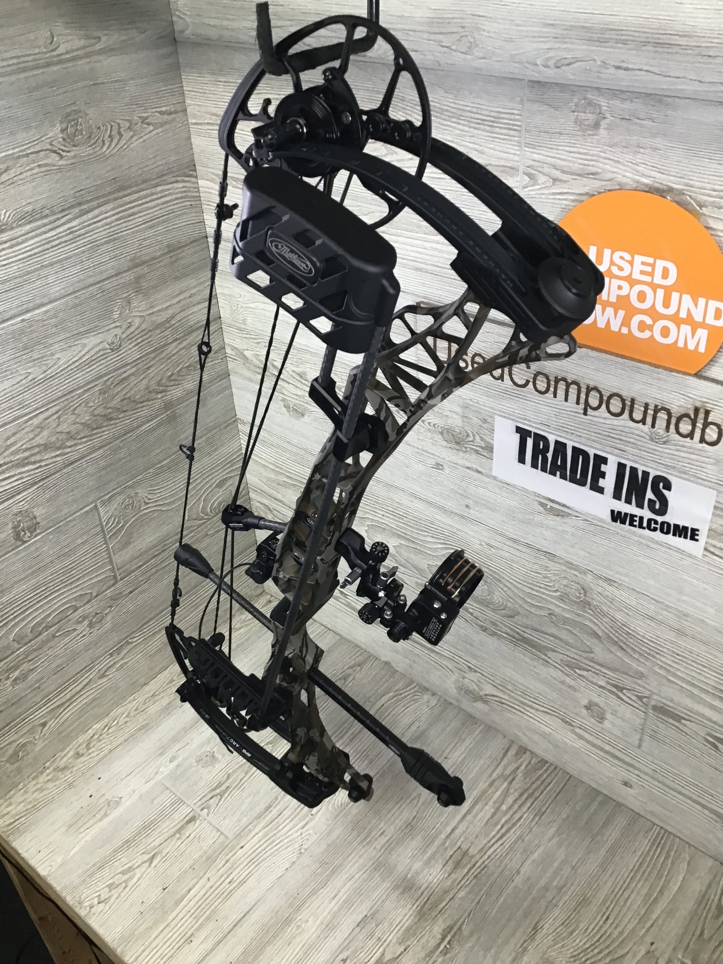 Used Mathews Lift X 29.5 Right Hand Bottomlands riser/Black limbs 28.5/65# LOADED Package