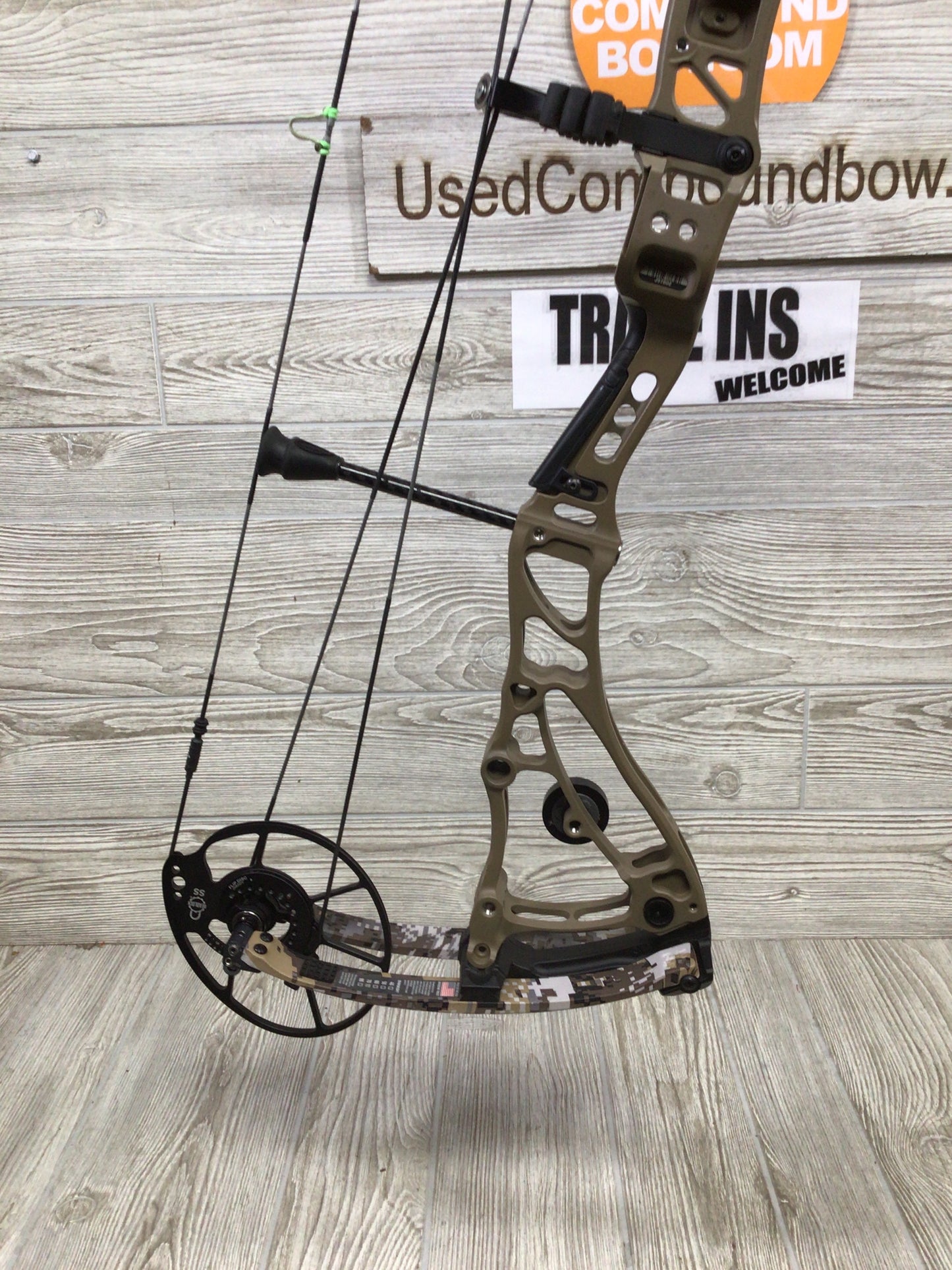 Bowtech Core SS 60-70# Flat Dark Earth/ Elevated 2 limbs 60-70#
