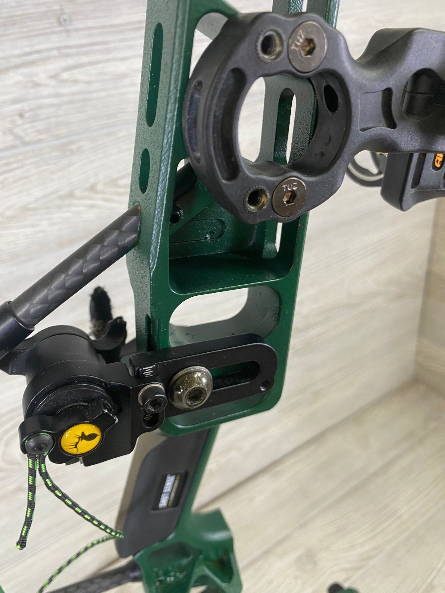 Used Mathews V3 31 Right Hand Green Black Limbs CUSTOM!