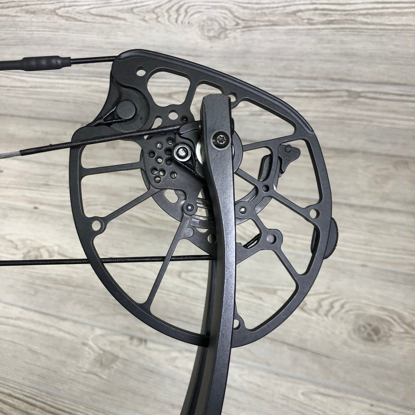 Used Hoyt Alpha X 33 Black 60-70# 26-31" Right Handed