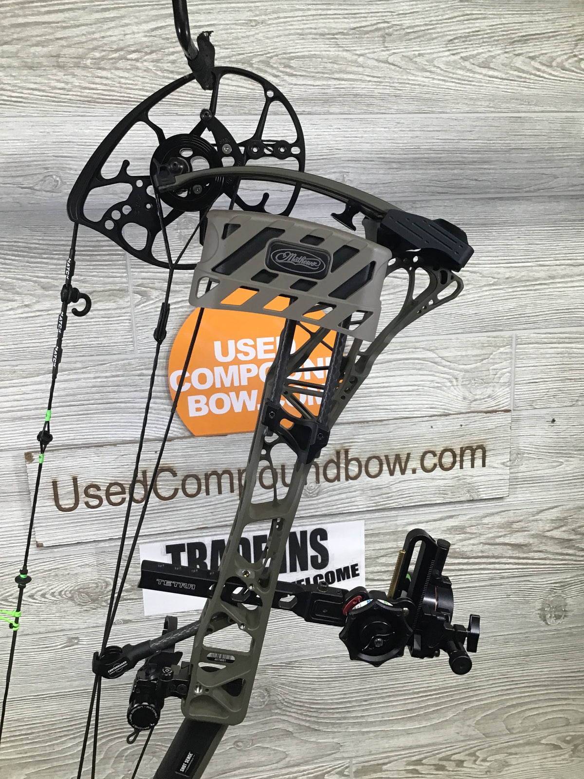 Used Mathews Lift 29.5 Green Ambush Right Handed PKG