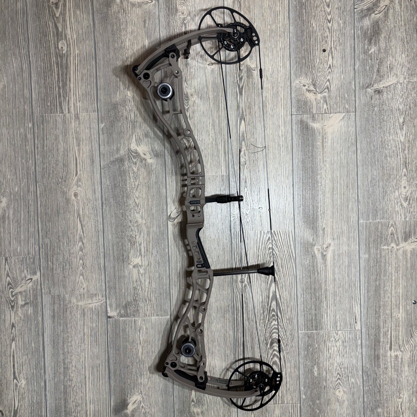Bowtech Proven 34 LD RH Sandstone 70#