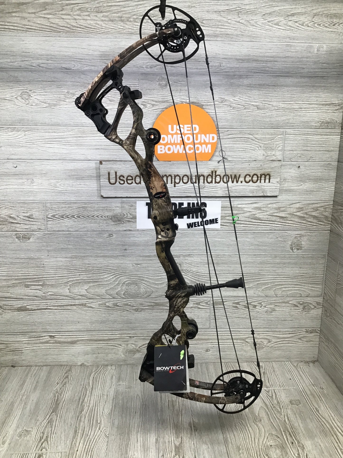 Bowtech Carbon One X 60-70# Right Hand Mossy Oak