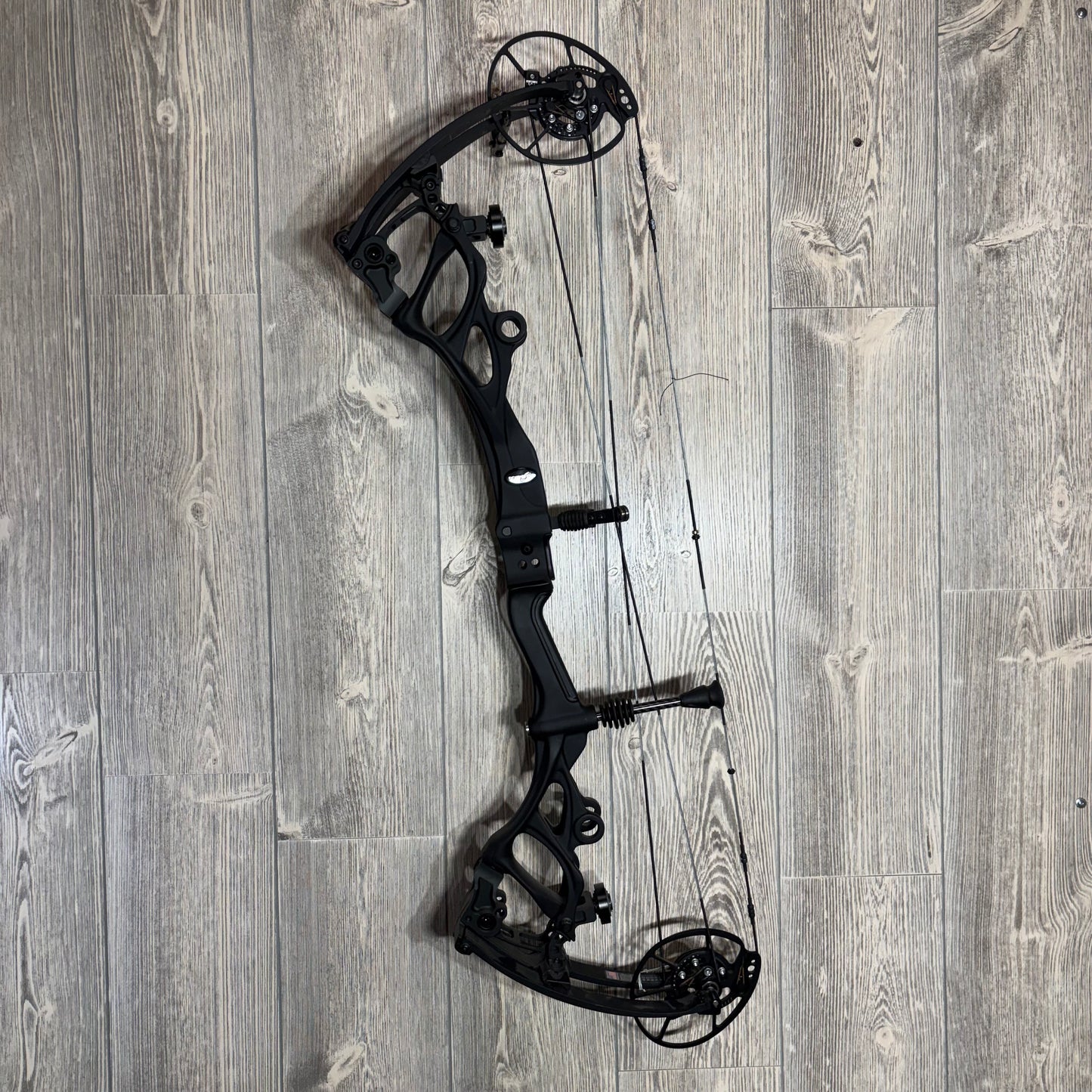 Bowtech Carbon One X 60-70# RH Black