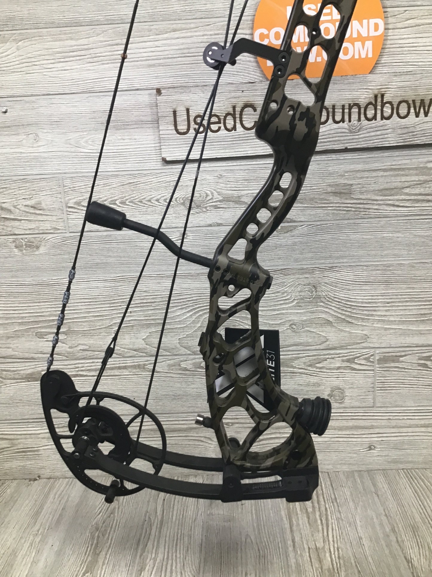 New Xpedition Xlite 31 60-70# Mossy Oak Bottomlands Right Handed
