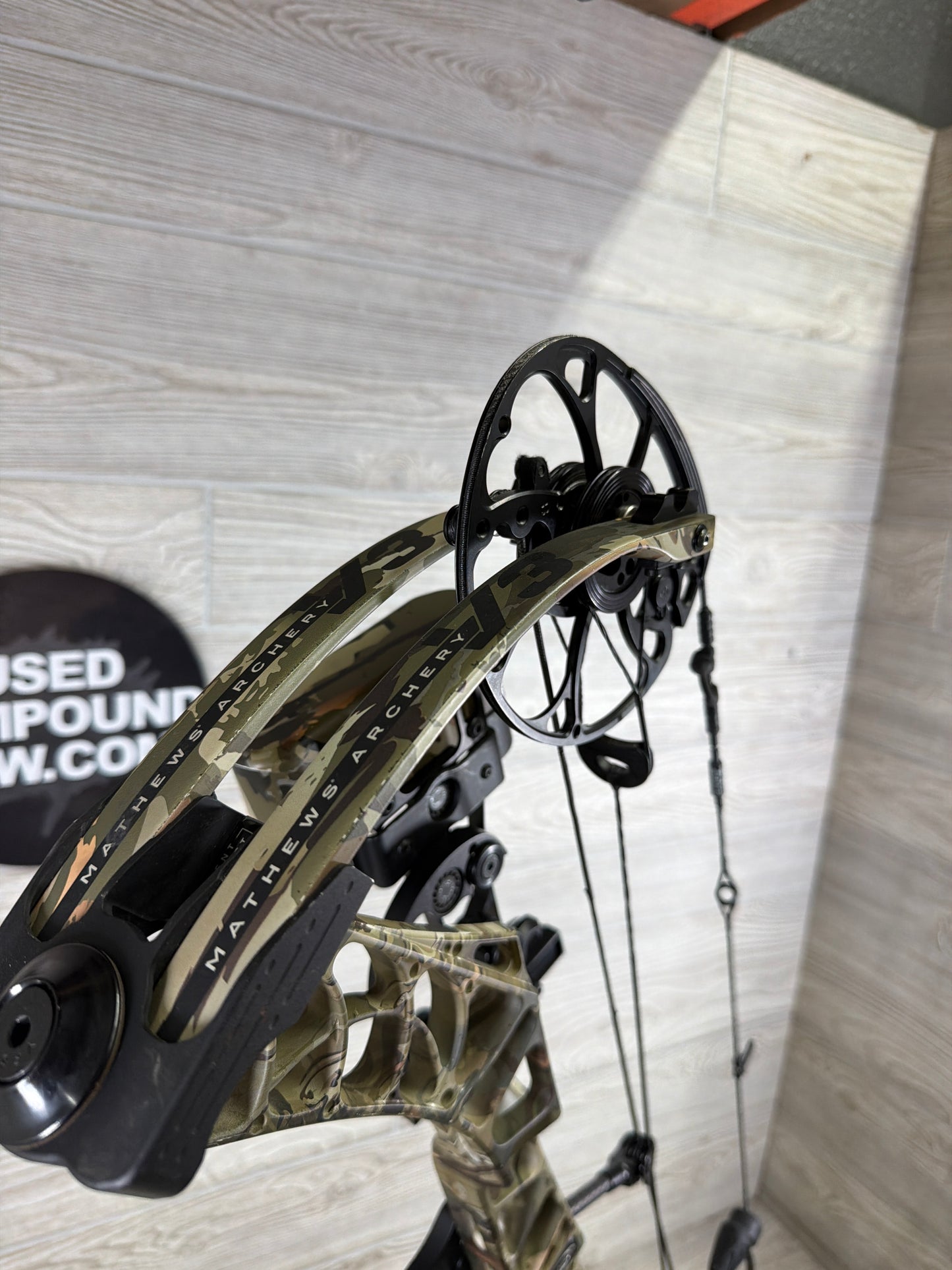 Used Mathews V3 31 Right Hand Under Armour Camo W/ Mathews Accessories