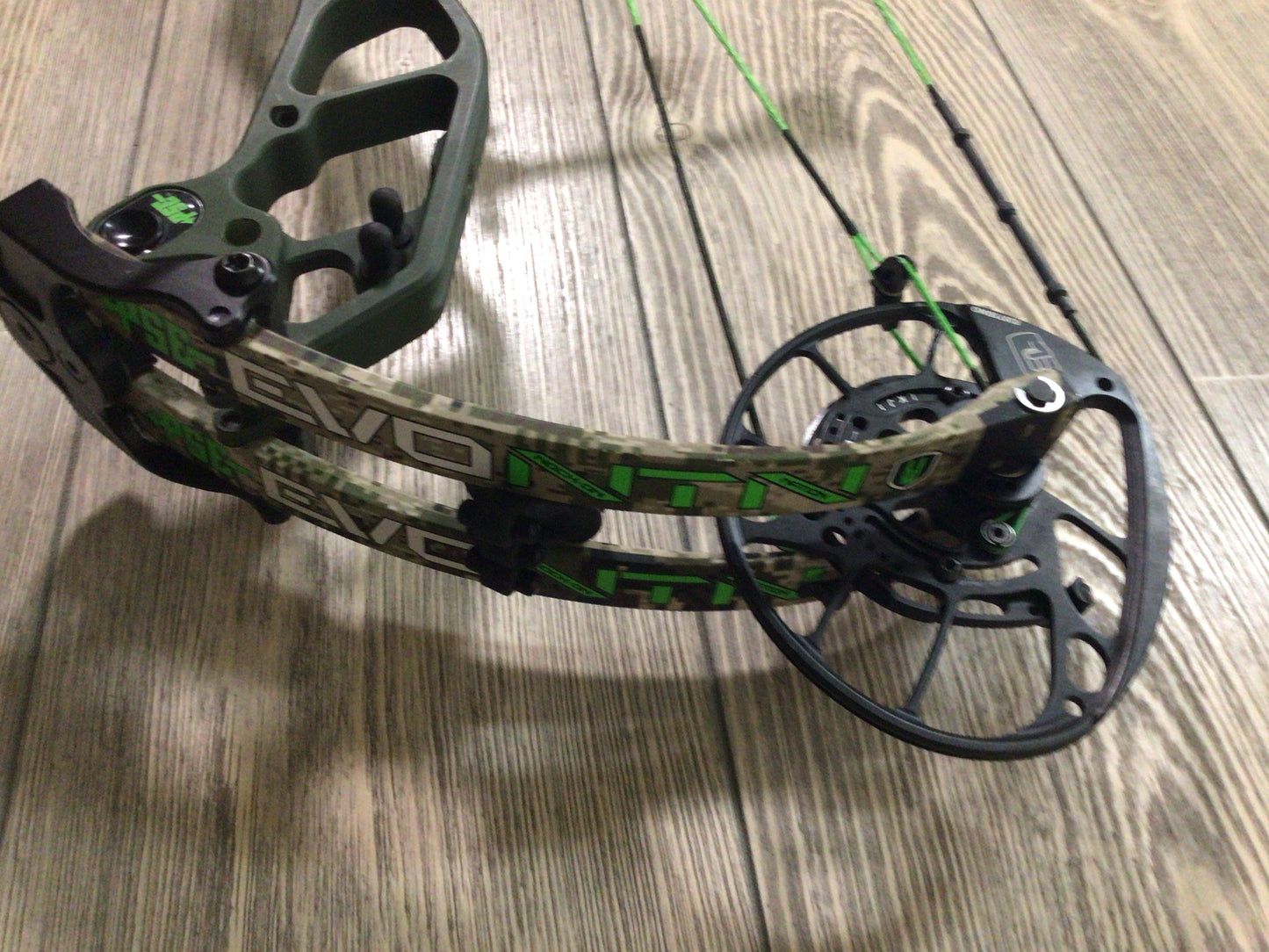 PSE EVO NTN Nock On 33 Right Hand 29" 70lbs